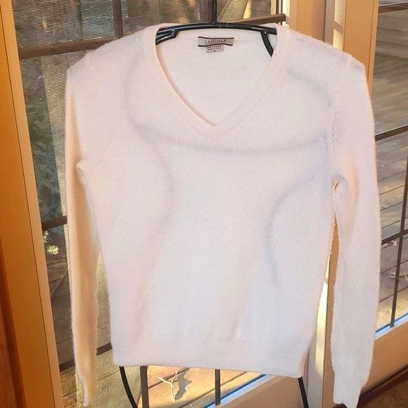 Vintage Amicale Cashmere 100% Vneck Long Slv Sz. S Sweater Size S / US 4 / IT 40 - 1 Thumbnail
