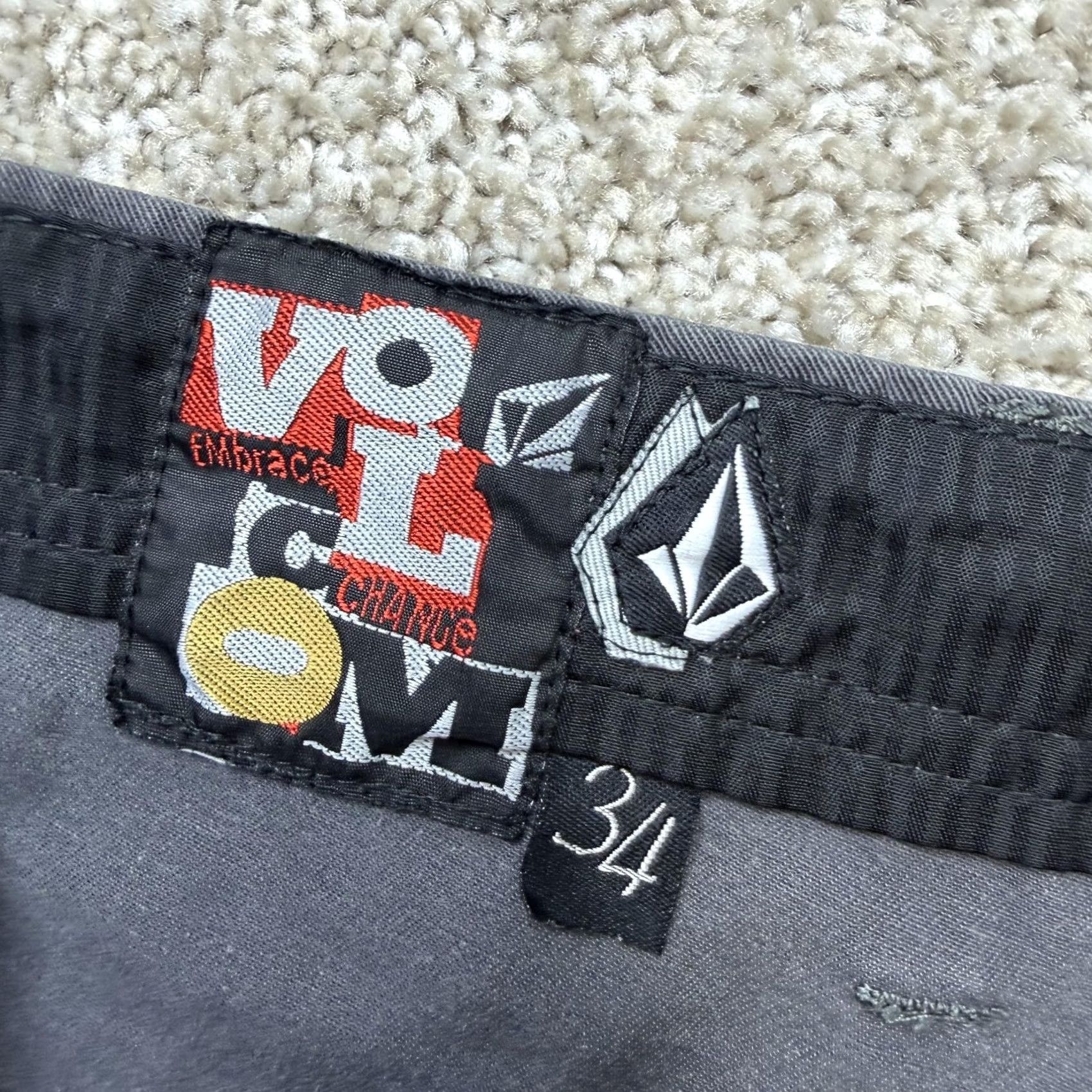 Volcom Volcom Y2K Fairmont 22 Chino Shorts Mens 34 Gray Cotton Flat Front Casual Summer Size US 34 / EU 50 - 2 Thumbnail