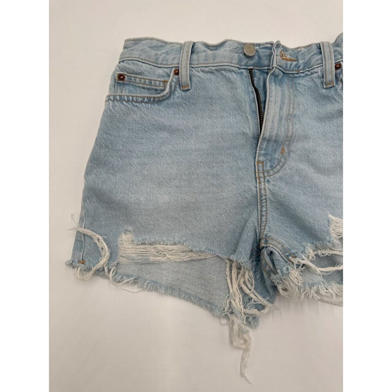 Urban Outfitters BDG Girlfriend High-Rise Distressed Denim Shorts Size 24 Size 24" / US 00 / IT 34 - 4 Thumbnail