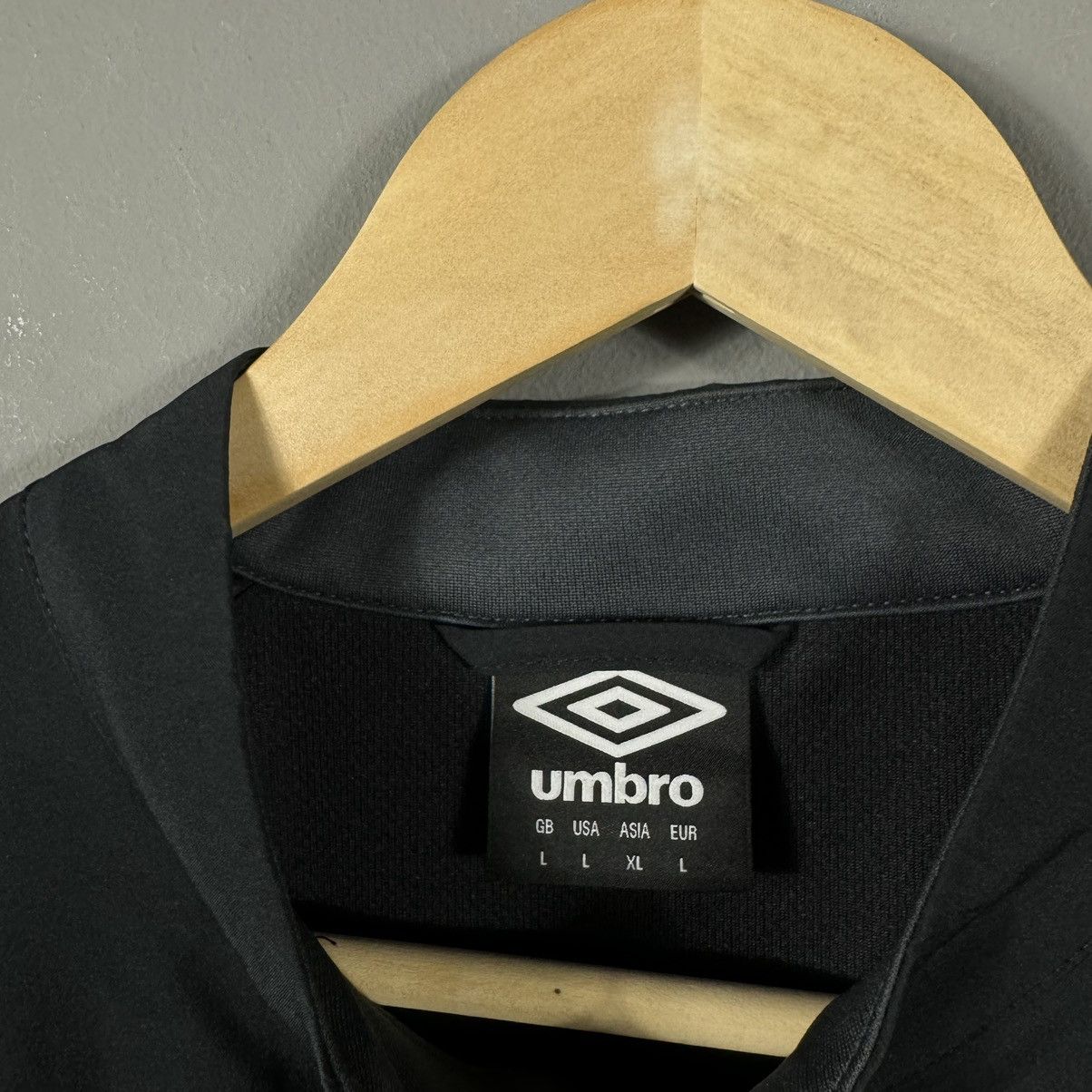 Umbro Umbro Hull City Light Jacket Size US XL / EU 56 / 4 - 3 Thumbnail