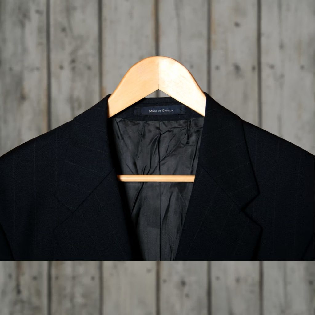 Ralph Lauren VINTAGE Ralph Lauren Navy Blue Pinstriped Blazer Sport Coat Sz. 44R Blazer Men Wool Two Button Single-Breasted Jacket Shirt/Hoodie Size 44R - 1 Thumbnail