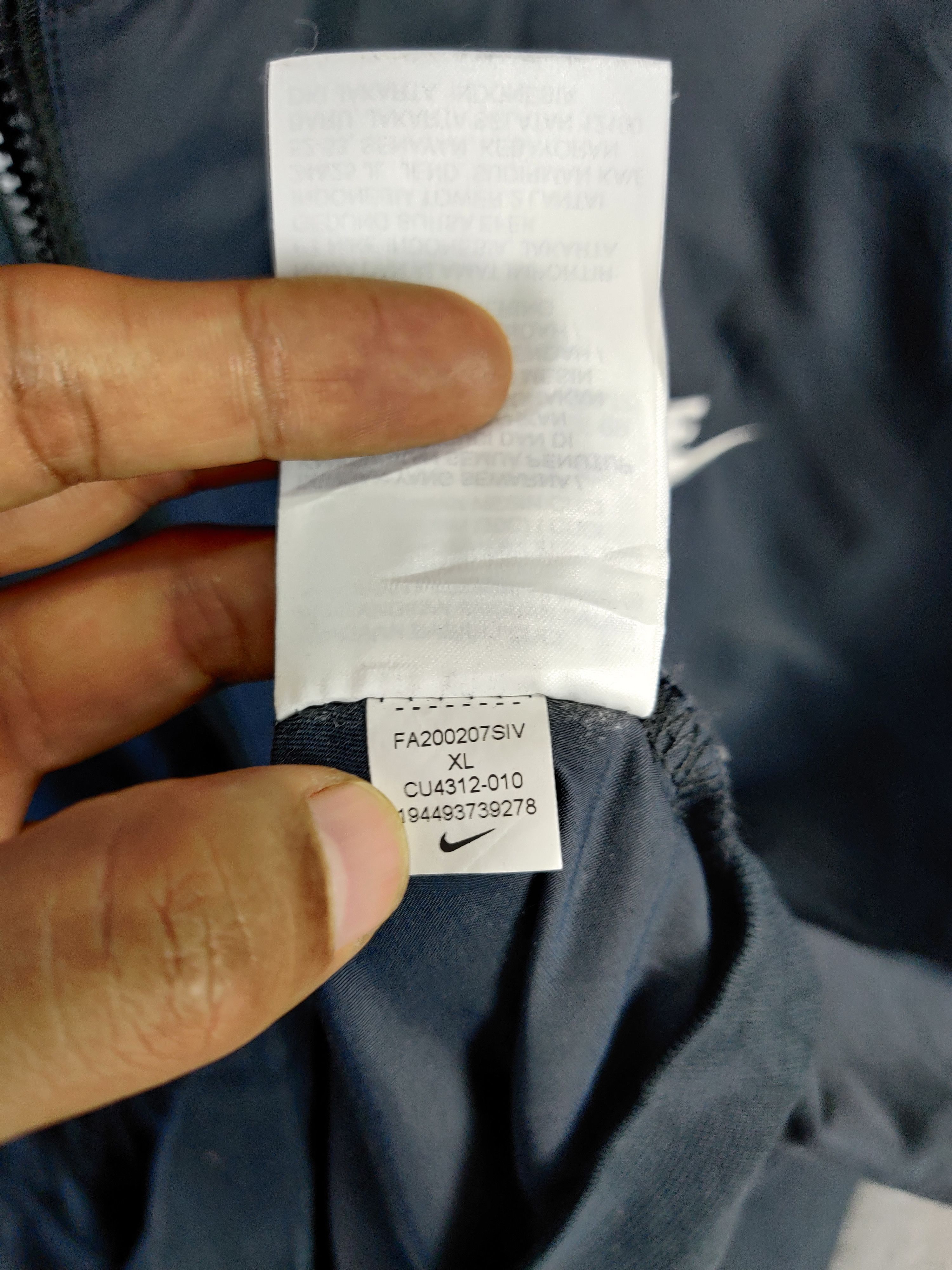 Nike Vintage Nike Zipper Light Jacket Size US XL / EU 56 / 4 - 14 Thumbnail