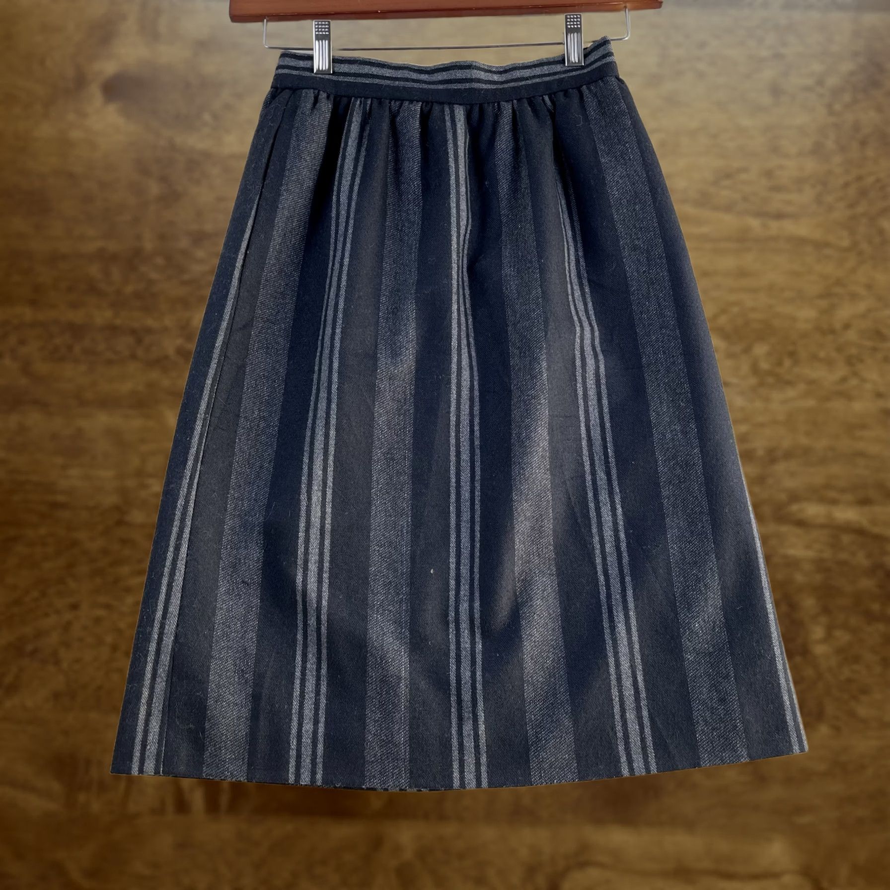 Vintage Vintage Striped Wool Skirt Womens 8 A-Line Midi Lined Workwear Office Career Size 30" / US 8 / IT 44 - 1 Thumbnail