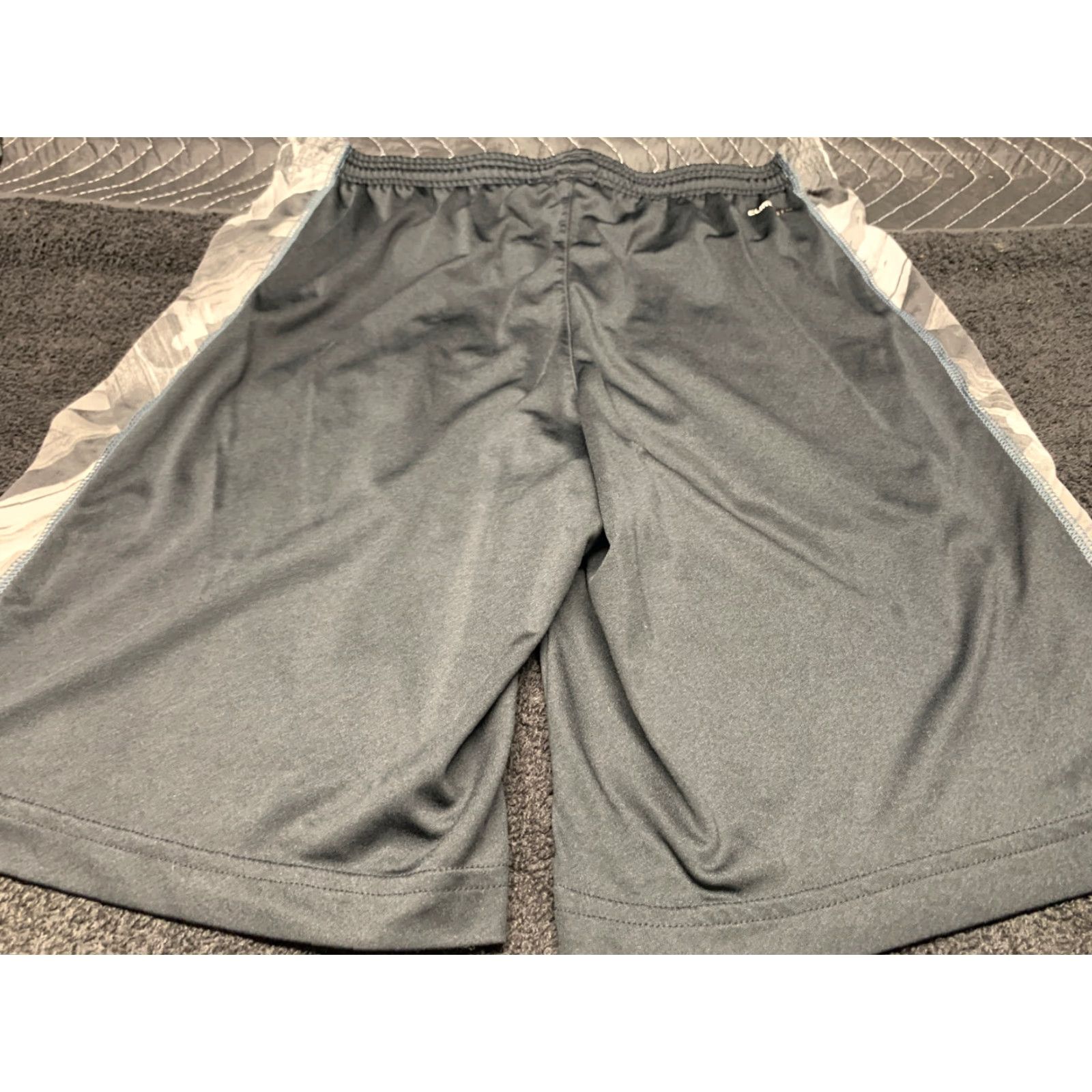 Adidas Adidas Men's Medium Black Basketball Shorts Activewear Pockets CrossFit Gym Sports Size US 31 - 2 Thumbnail