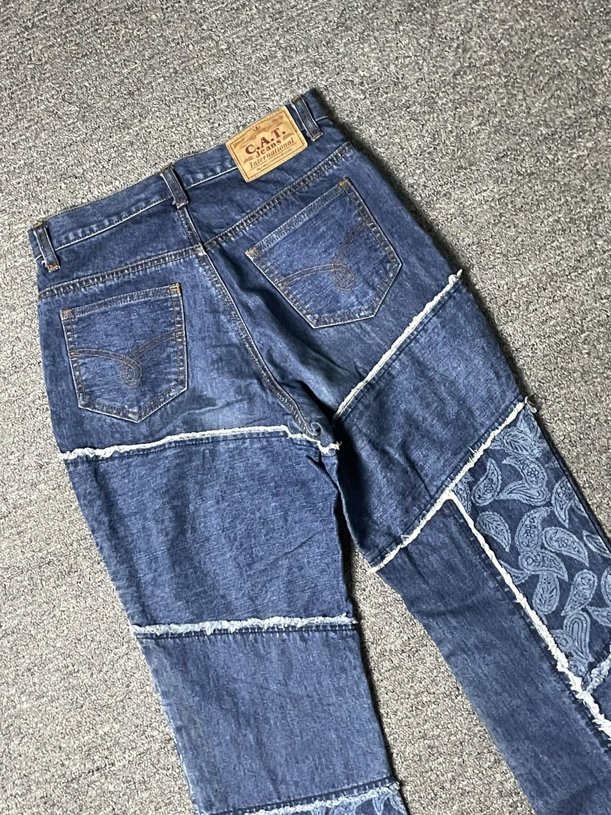 Japanese Brand × Vintage Hysteric Glamour x C.A.T Asymmetrical Patchwork Jeans (90) Size 25" / US 0 / IT 36 - 17 Thumbnail