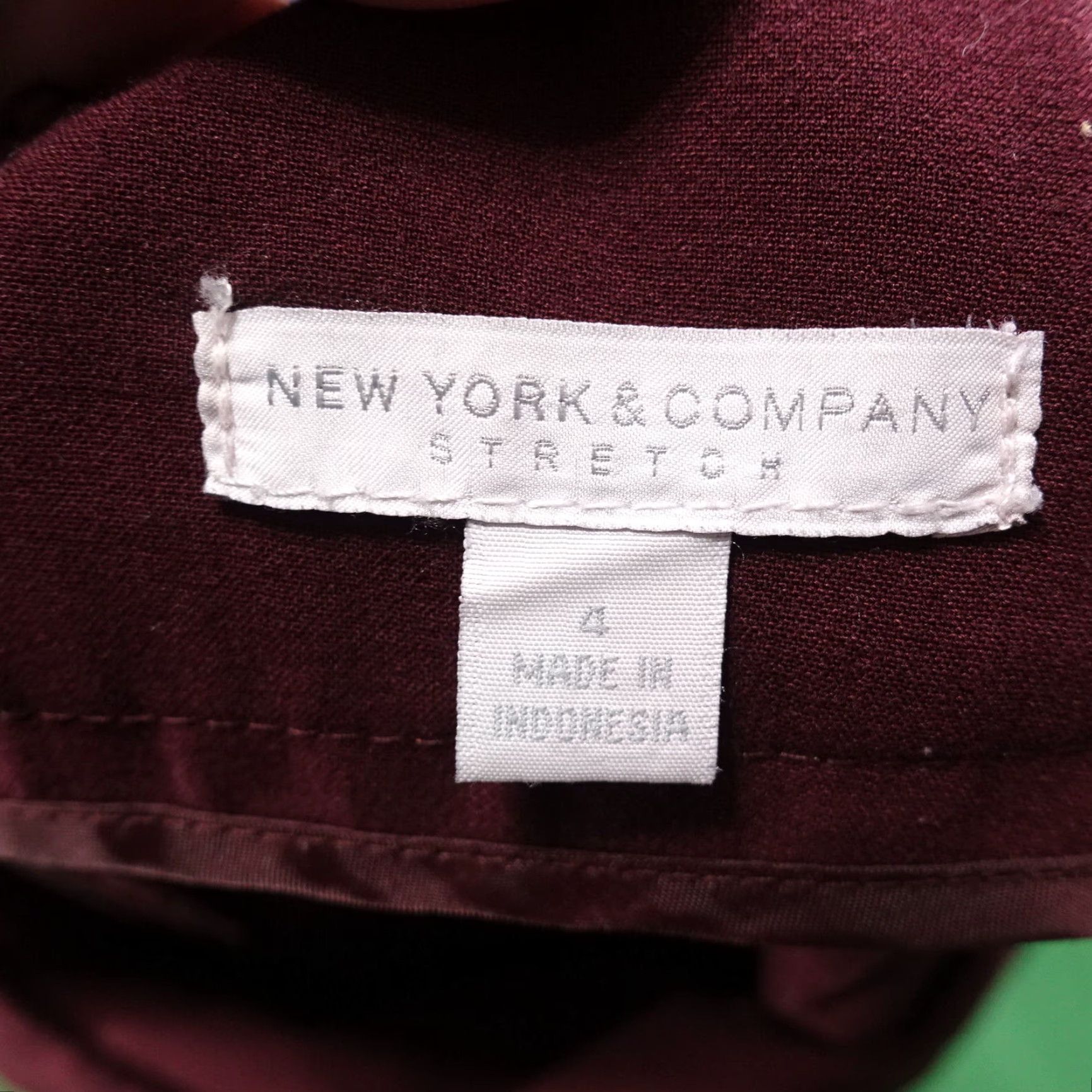 Vintage Vintage New York & Company Stretch Pencil Skirt Women’s Size 4 Burgundy Solid Midi Workwear Size 27" / US 4 / IT 40 - 6 Thumbnail