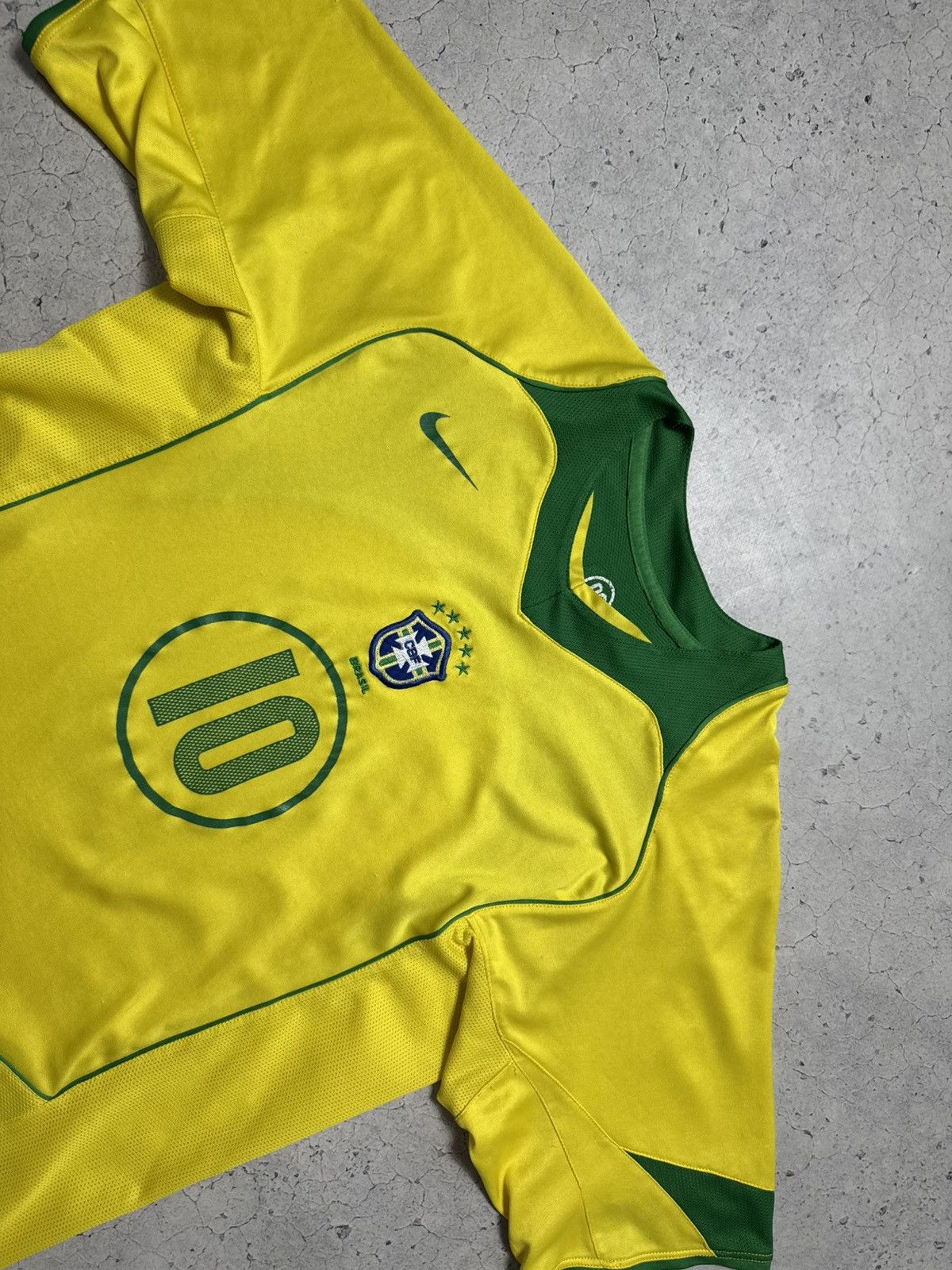 Nike Nike Brazil Team Ronaldinho #10 2004 Vintage Soccer Jersey Size US XXL / EU 58 / 5 - 5 Thumbnail