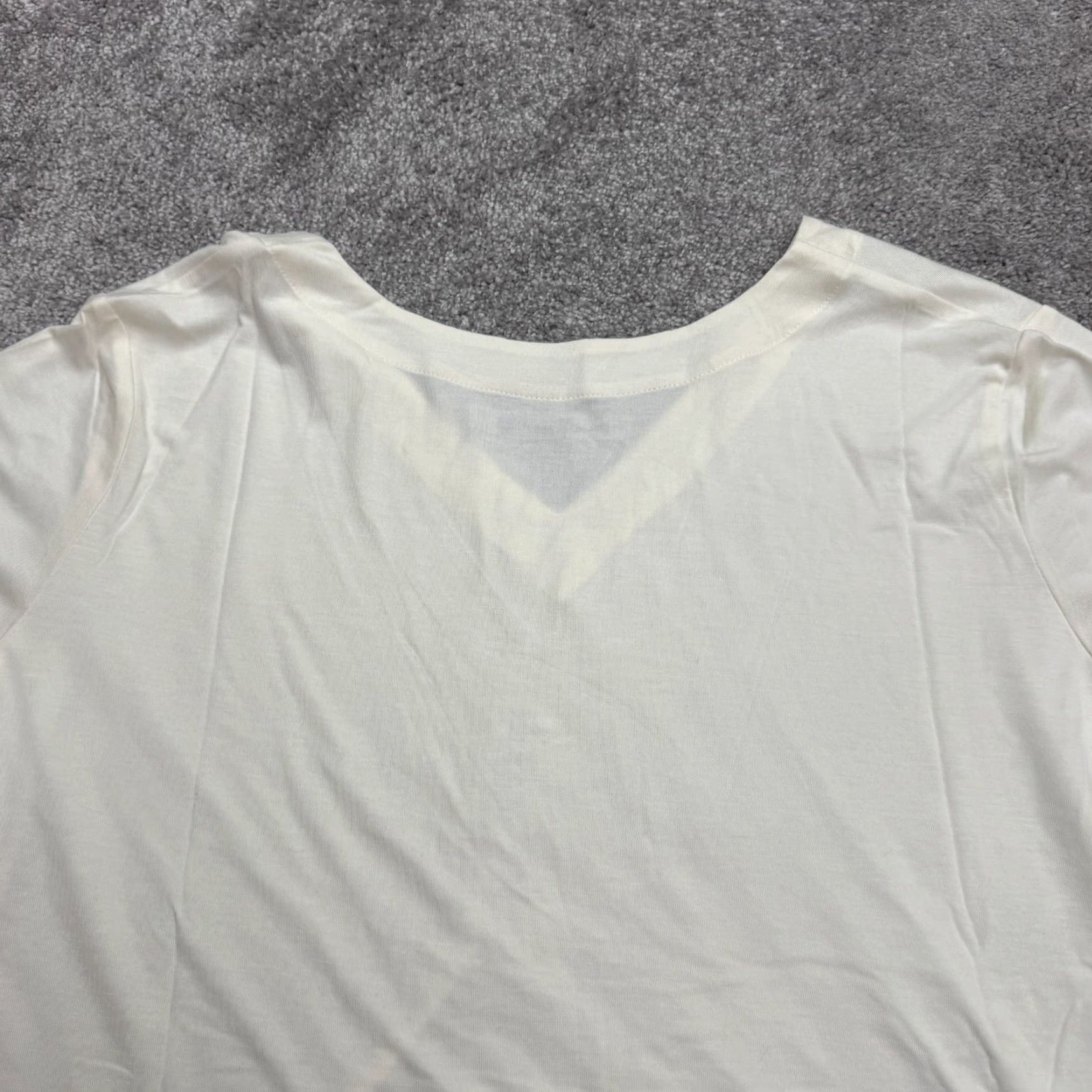 Essentials Betabrand Essential V-Neck Short Sleeve T-Shirt Womens XXL Ivory Casual Tee NWT Size XXL / US 16-18 / IT 52-54 - 5 Thumbnail