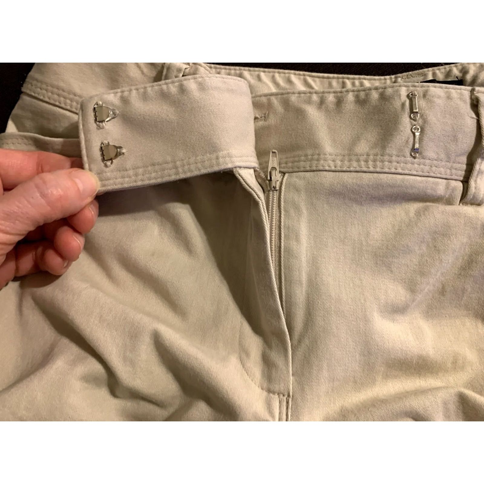 White House Black Market White House Black Market Slim Crop Ankle Pants Sz 6 beige khaki Size 28" / US 6 / IT 42 - 6 Thumbnail