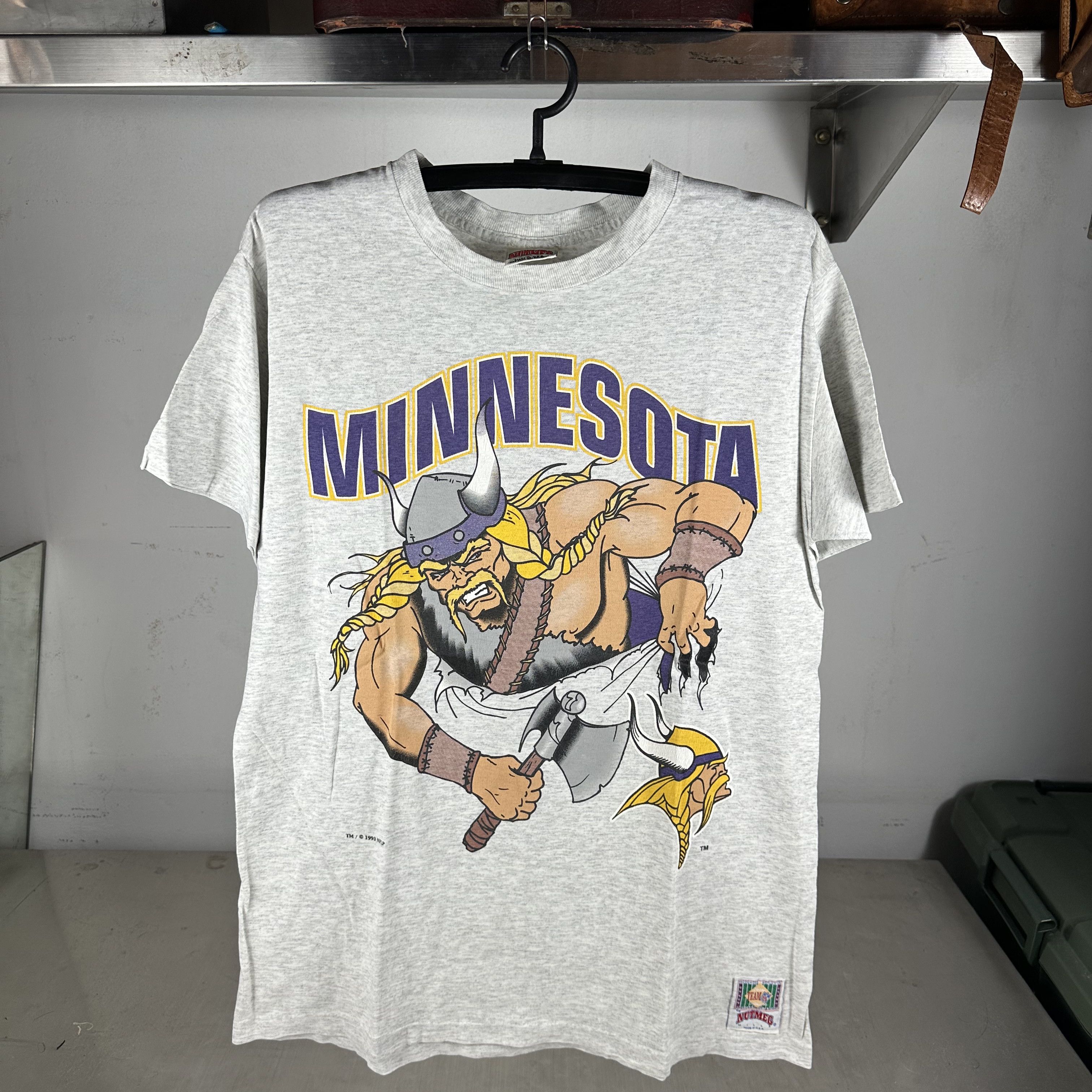 Vintage 1993 Minnesota Vikings Football NFL Breakthrough Nutmeg Tee Size US M / EU 48-50 / 2 - 1 Thumbnail