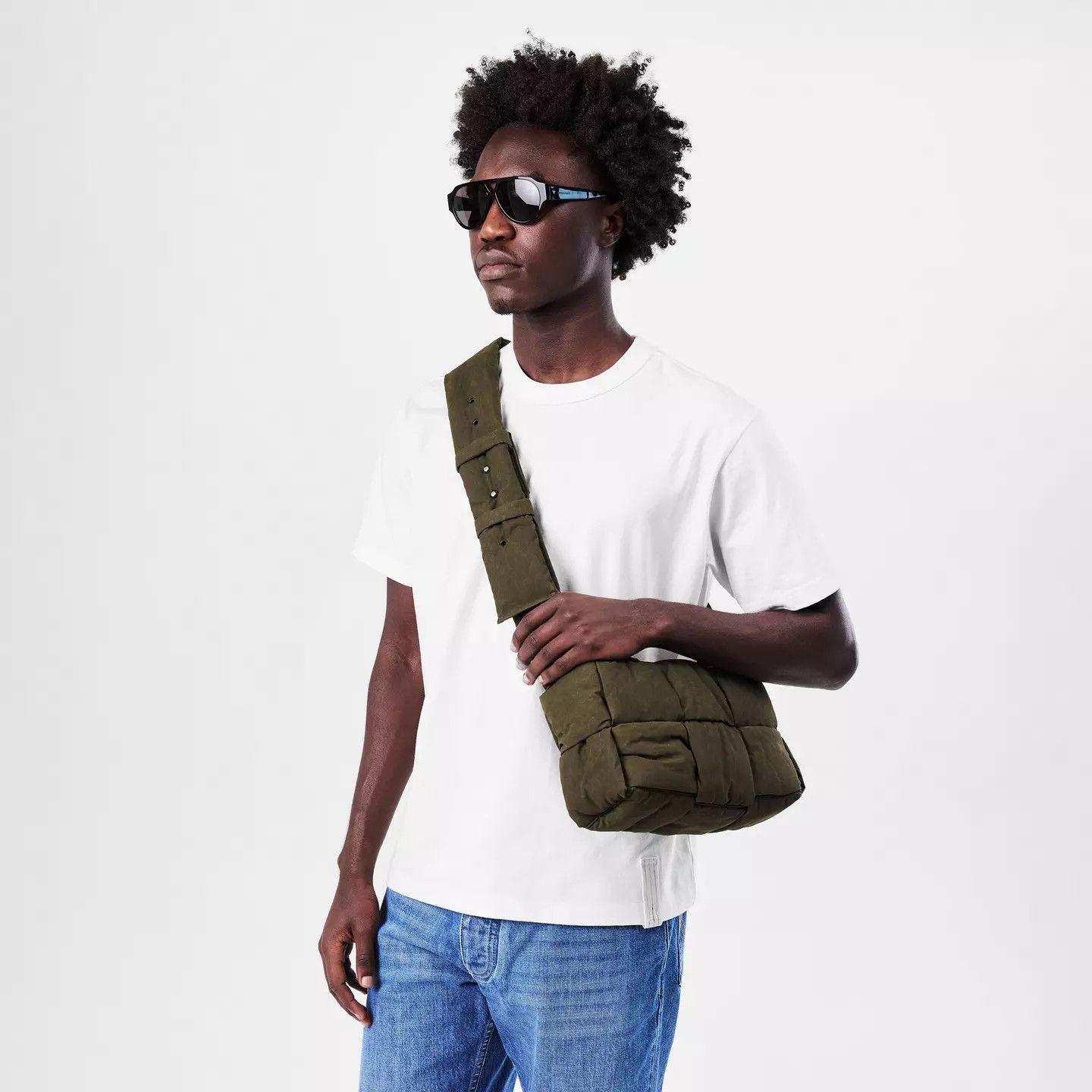 Bottega Veneta o1g2r1mq0426 Size: OS / Medium Acro Padded Camera Bag Green Size ONE SIZE - 3 Thumbnail