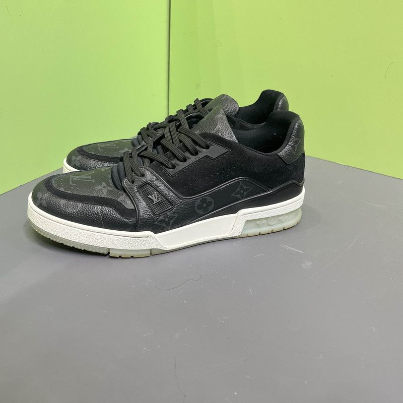 Louis Vuitton Louis Vuitton Men's Fashion Low-Top Trainer Shoes 0089 Size US 8 / EU 41 - 1 Thumbnail