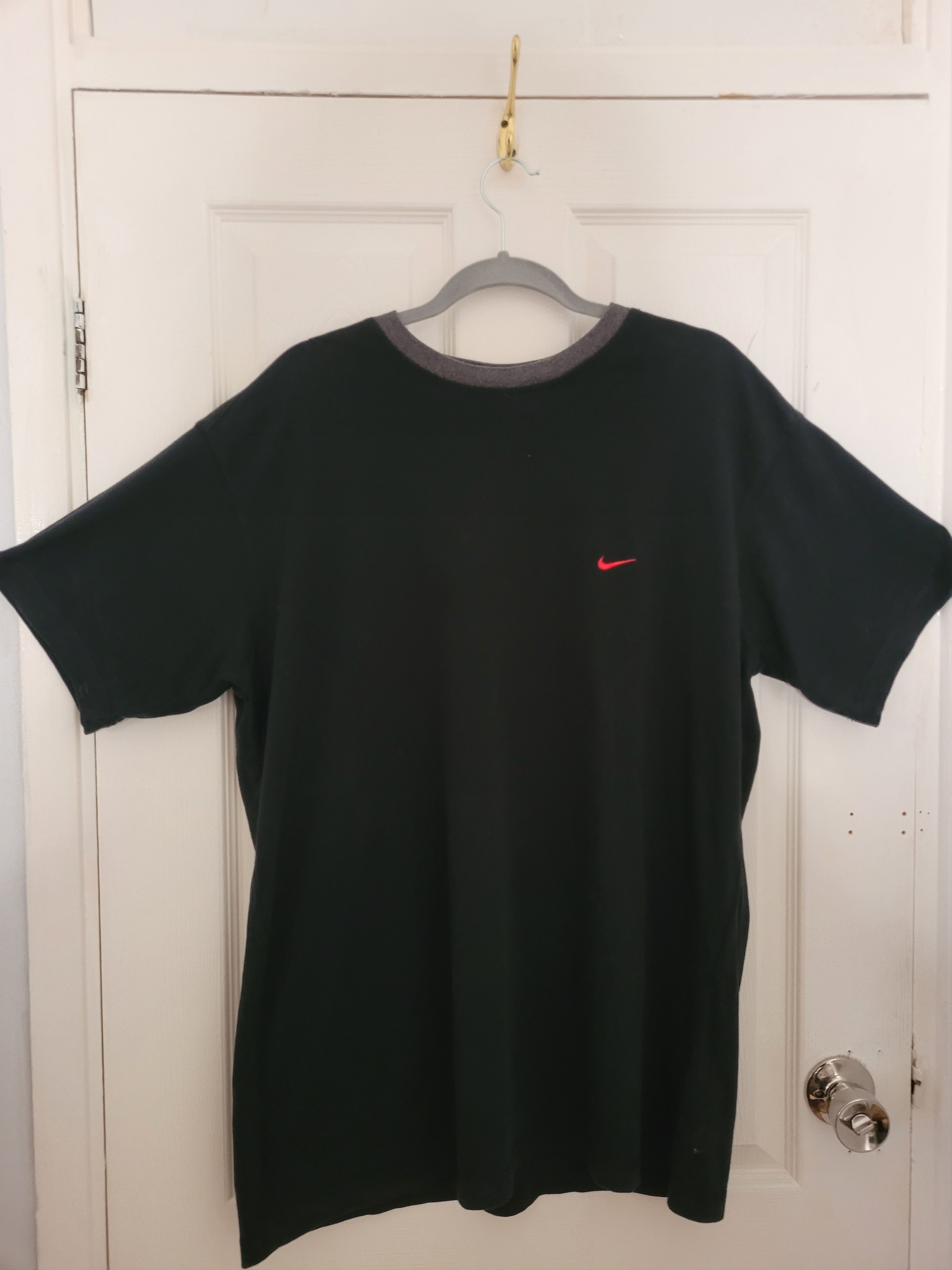 Nike Vintage Nike T-shirt Black with Red Swoosh 90s/2000s Size US XXL / EU 58 / 5 - 3 Thumbnail