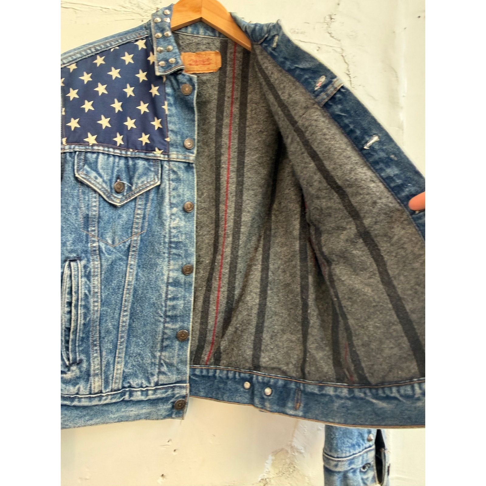 Levi's Levi's US Flag Studded Blanket Lined Denim Trucker Jacket Size US M / EU 48-50 / 2 - 6 Thumbnail
