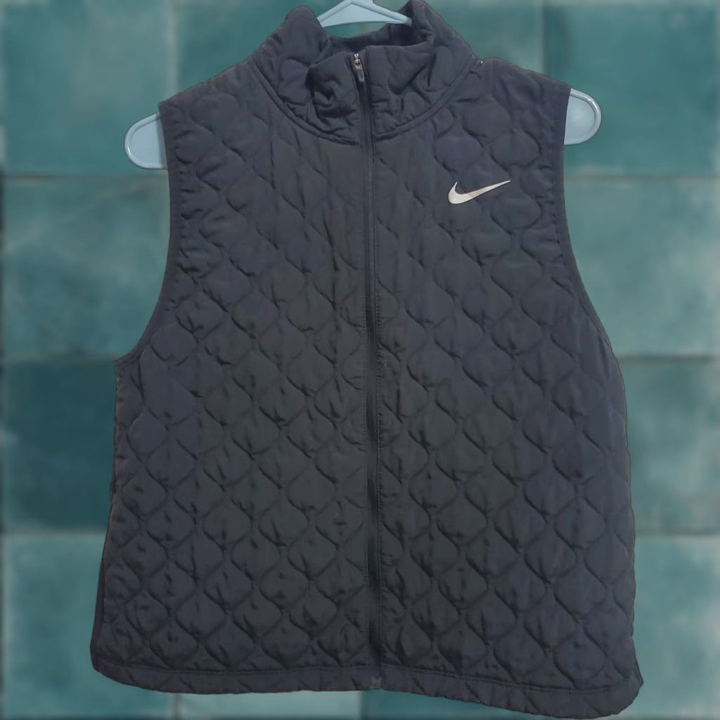 Nike Nike Aerolayer Vest Women M Black Full Zip Soft Shell Gilet Quilted Running Lightweight Pockets Size M / US 6-8 / IT 42-44 - 1 Thumbnail
