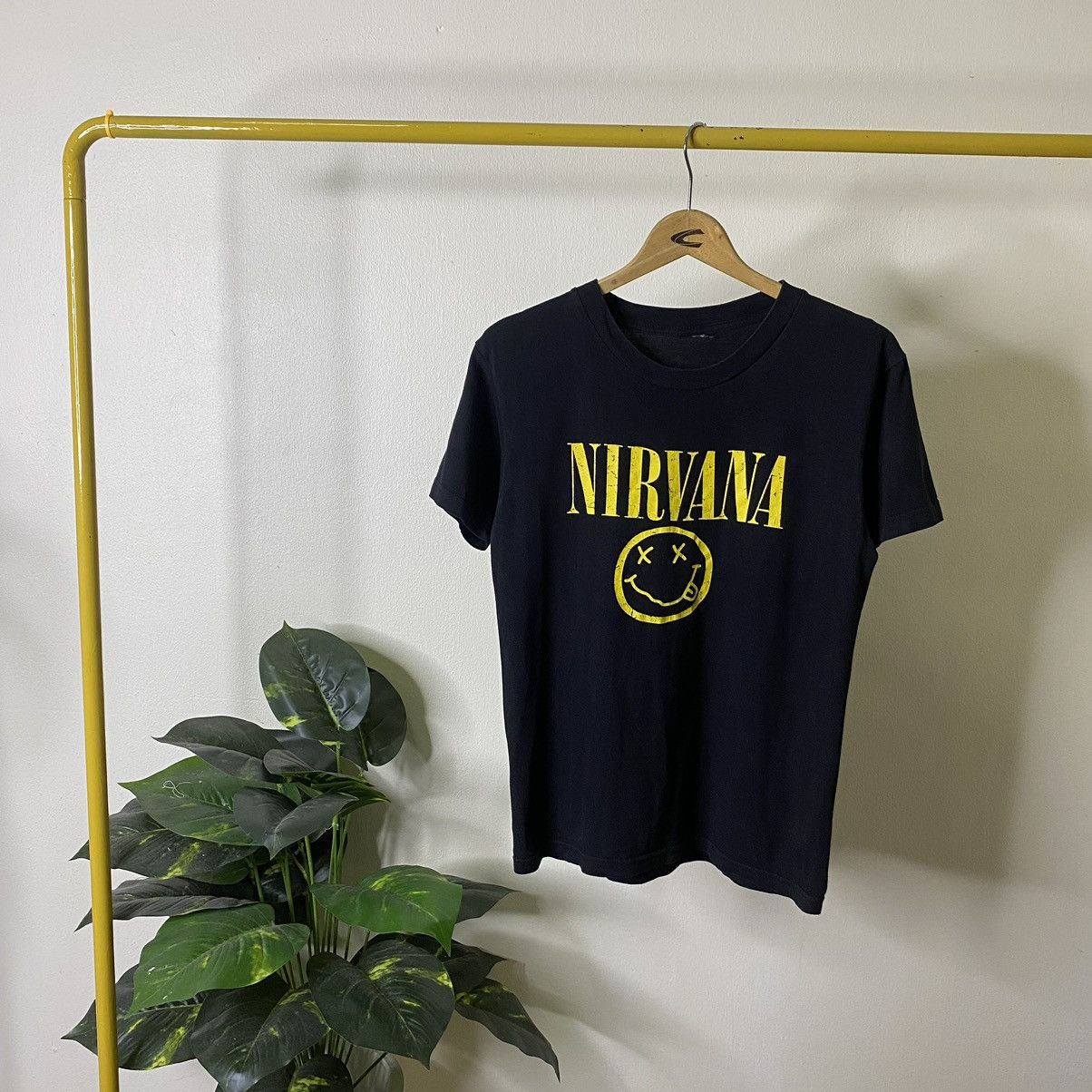 Nirvana × Vintage Vintage 2000s Nirvana Kurt Cobain Smiley Face Tee Size US S / EU 44-46 / 1 - 1 Thumbnail