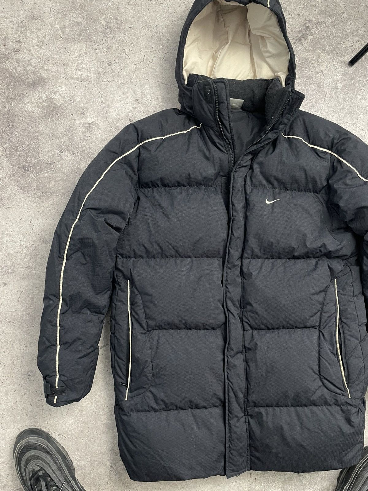 Nike × Vintage Vintage Nike Puffer Jacket 00s Mini Swoosh Y2K Rap Size US L / EU 52-54 / 3 - 3 Thumbnail