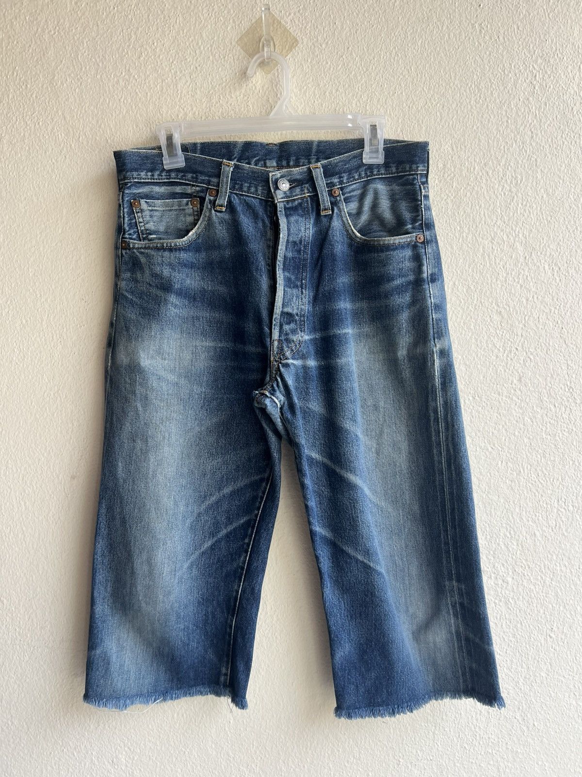 Levi's Vintage Clothing 1997 LVC Levi’s 501 XX Rip Off Leg Denim Selvedge Jeans Size US 32 / EU 48 - 2 Thumbnail