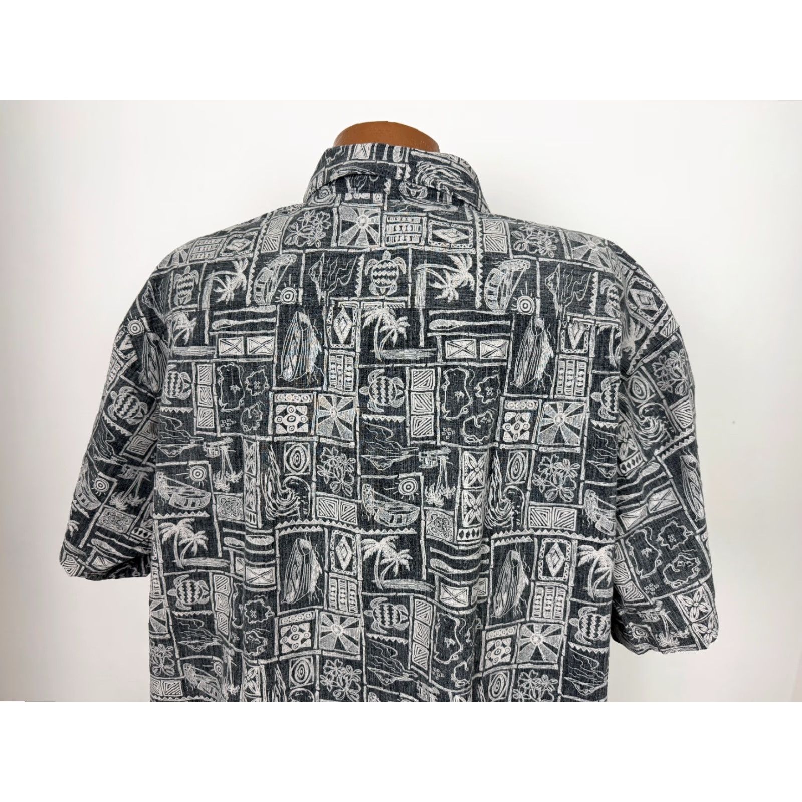 Vintage VINTAGE Falls Creek Hawaiian Shirt 2XL Button-Up Short Sleeve Cotton Geometric Tribal Black 90s Beach Hawaiian Mens Shirt Size US XXL / EU 58 / 5 - 7 Thumbnail