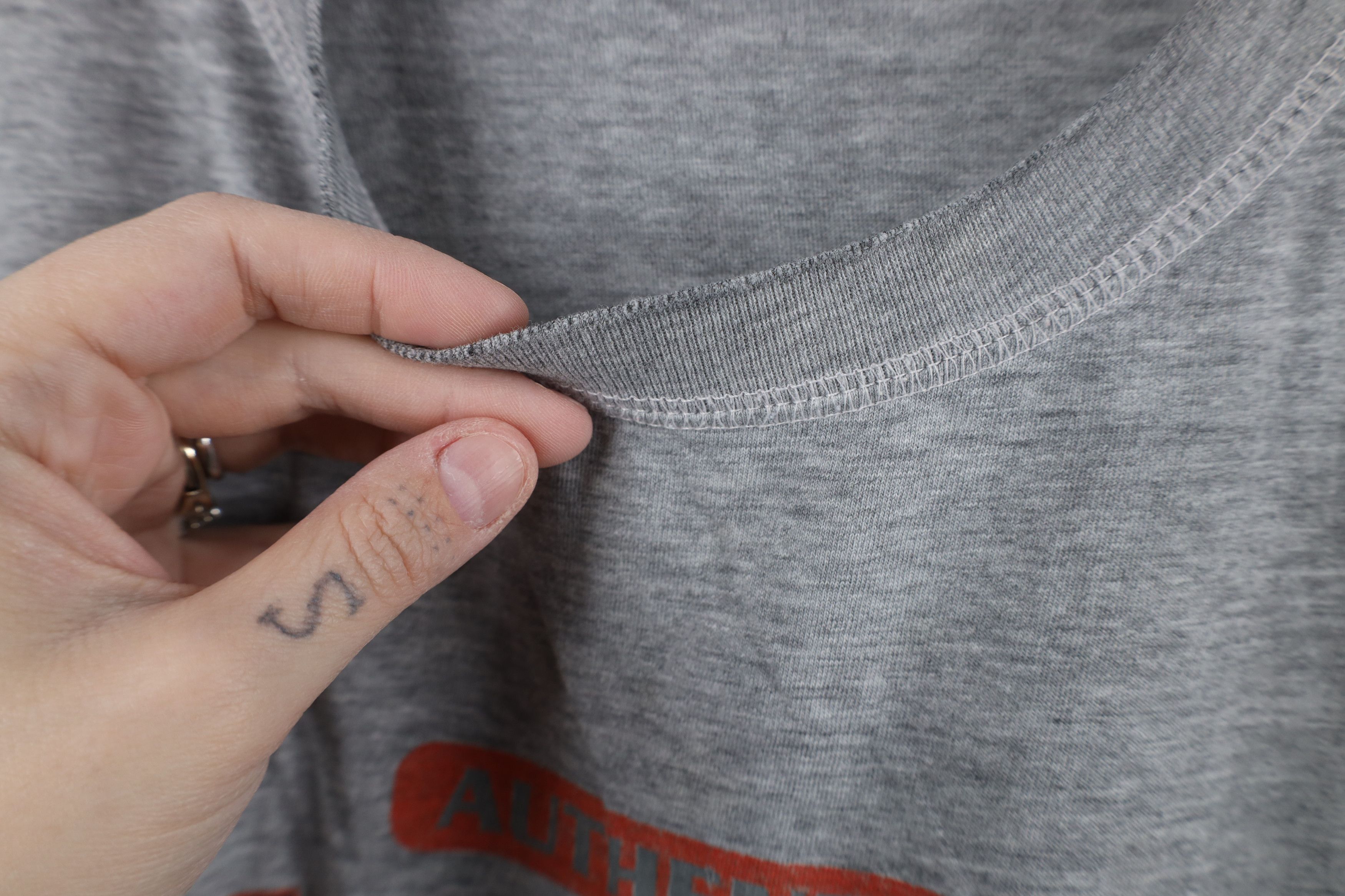 Vintage Vintage 90s Wilson Spell Out Sleeveless Muscle T-Shirt Gray Size US XXL / EU 58 / 5 - 8 Thumbnail