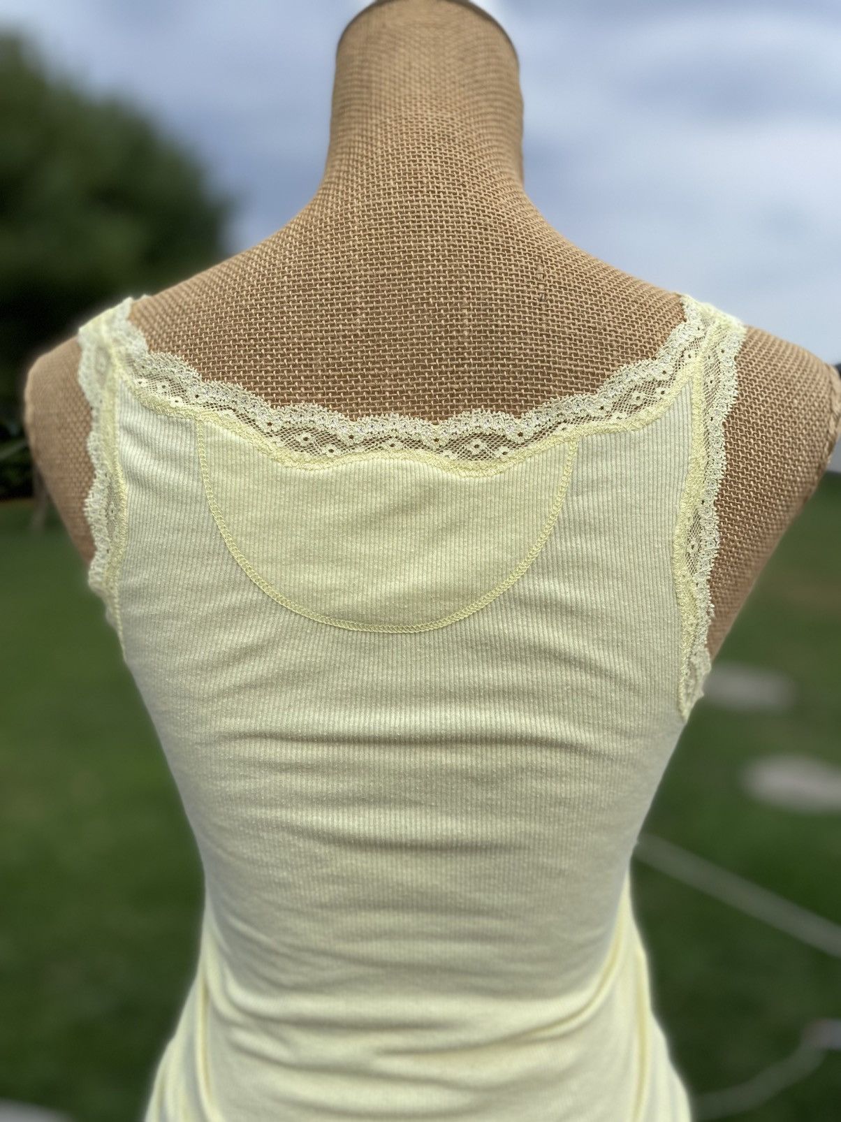 American Eagle Outfitters Vintage 07 American Eagle Tank Top Yellow Lace Trim Small Size S / US 4 / IT 40 - 5 Thumbnail
