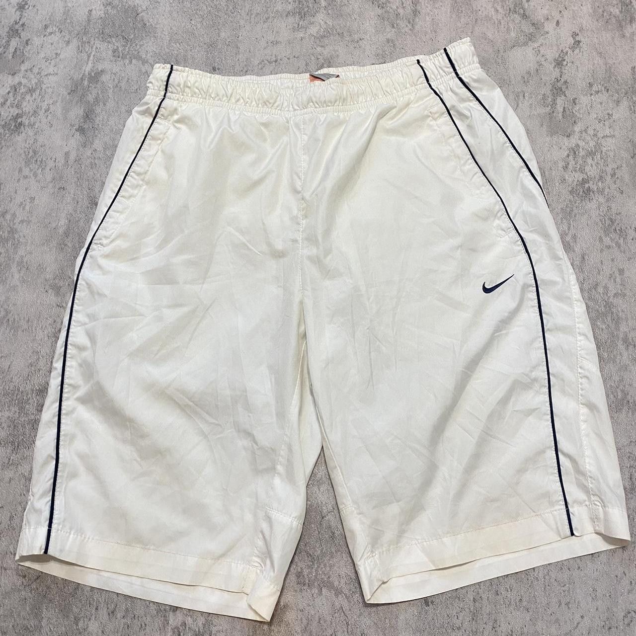 Nike 2000s White Nike shorts with navy blue trim nike Size US 26 / EU 42 - 1 Thumbnail