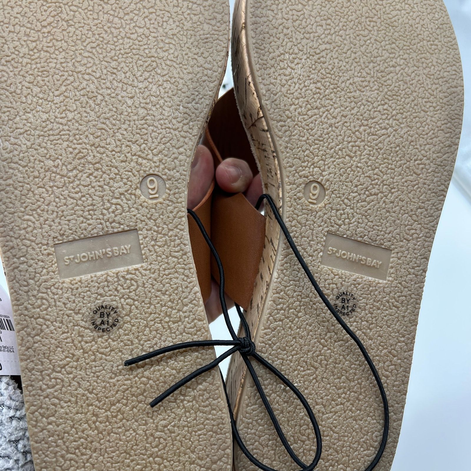 Other St. John's Bay Womens Salden Flip-Flops Brown Cognac Size 9M Size US 9 / IT 39 - 7 Thumbnail