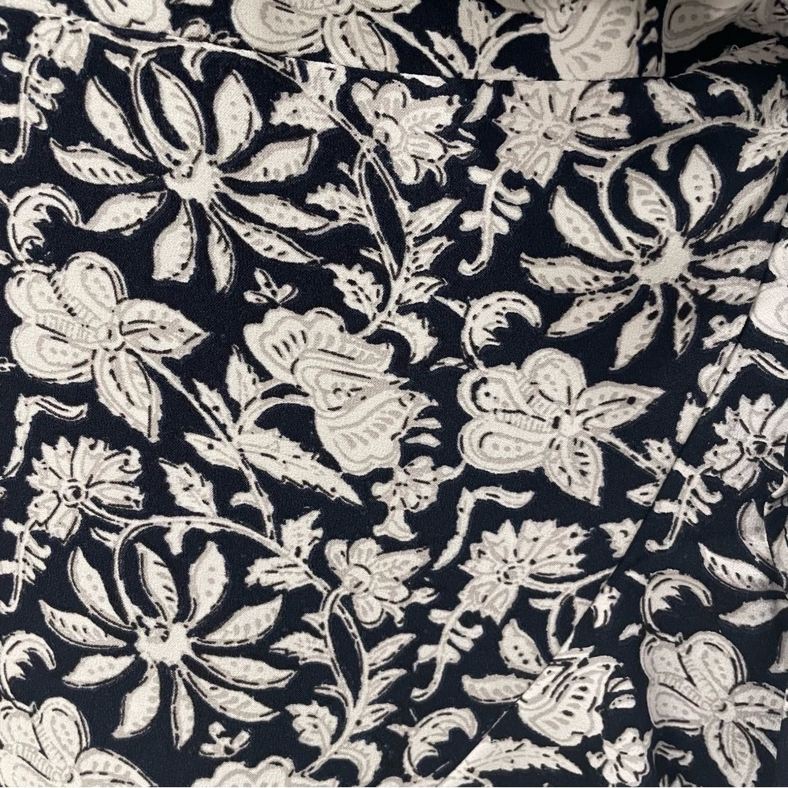 Loft Ann Taylor LOFT Floral Wrap Dress with Ruffle V Neck XS Size XS / US 0-2 / IT 36-38 - 10 Thumbnail