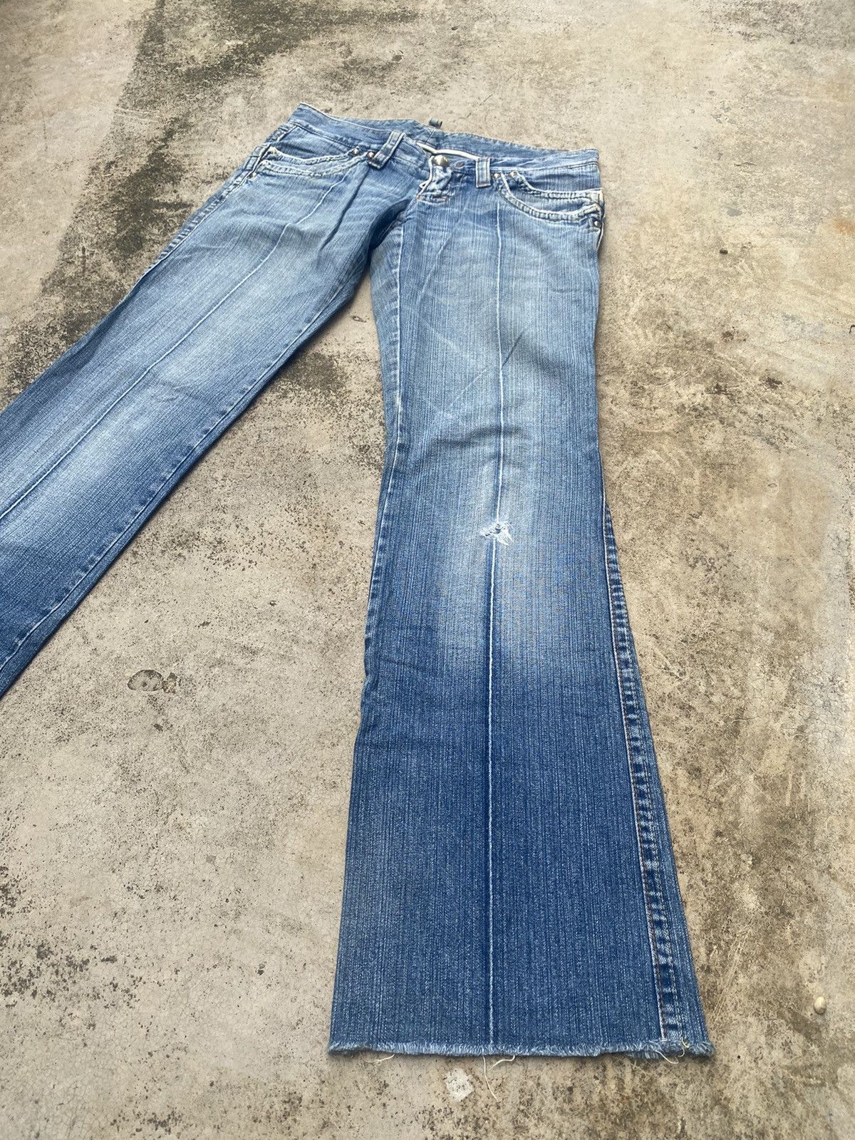 Designer × Dsquared2 × If Six Was Nine Flare Jeans Dsquared2 Faded Blue Low Rise Size US 31 - 2 Thumbnail