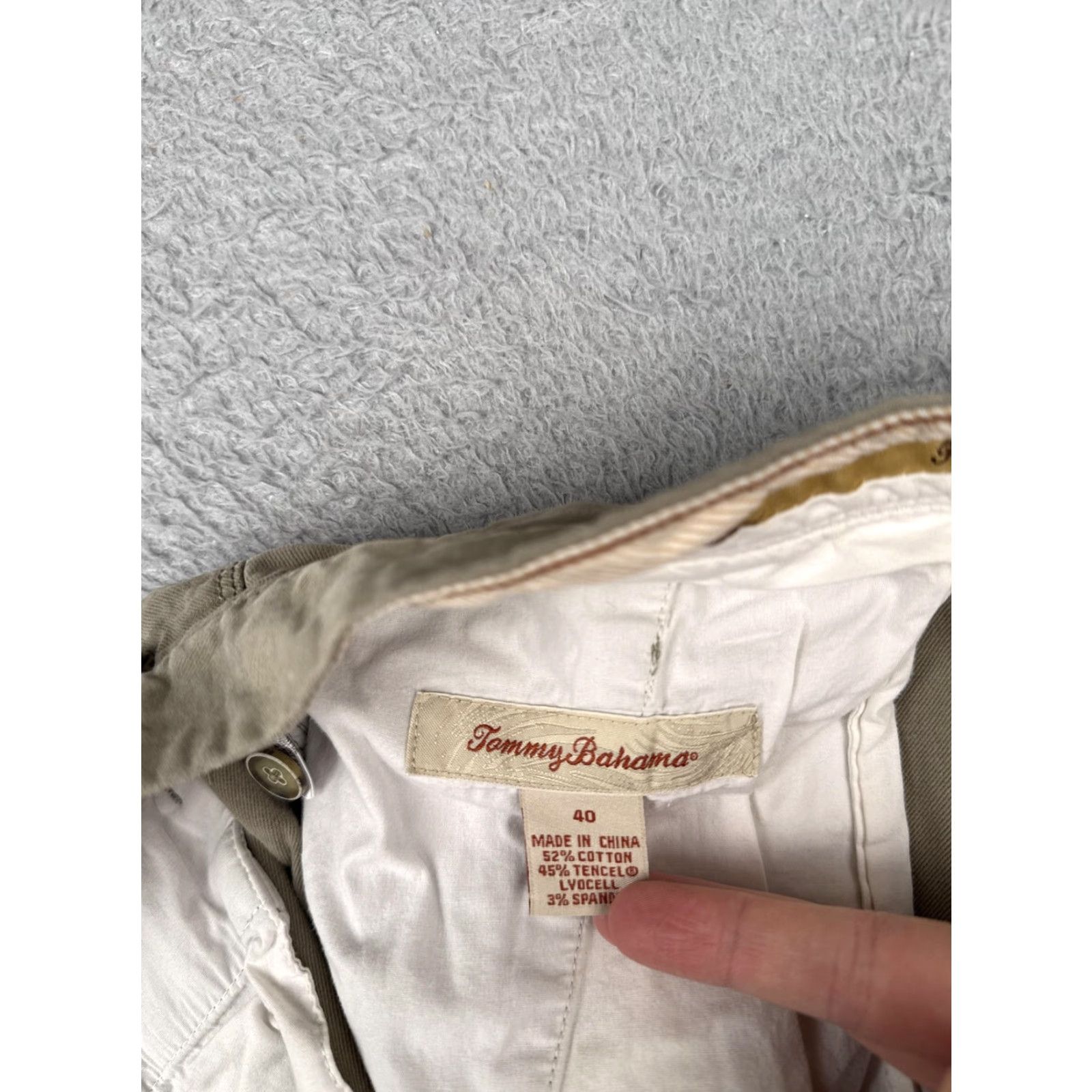 Tommy Bahama Tommy Bahama Shorts Mens 40 Khaki Olive Chino Stretch Flat Front Zip Fly Casual Size US 40 / EU 56 - 7 Thumbnail