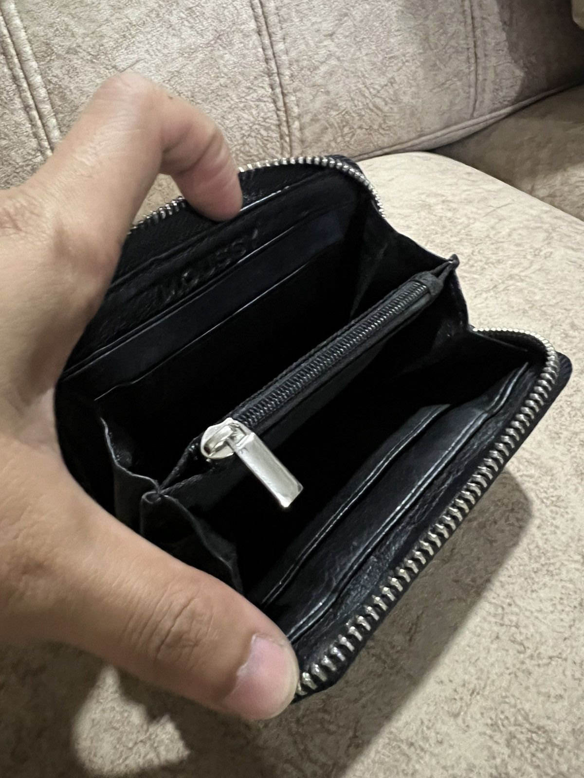 Comme des Garcons Genuine Leather Studded Star D Zipper Wallets Moussy 🇯🇵 Size ONE SIZE - 4 Thumbnail