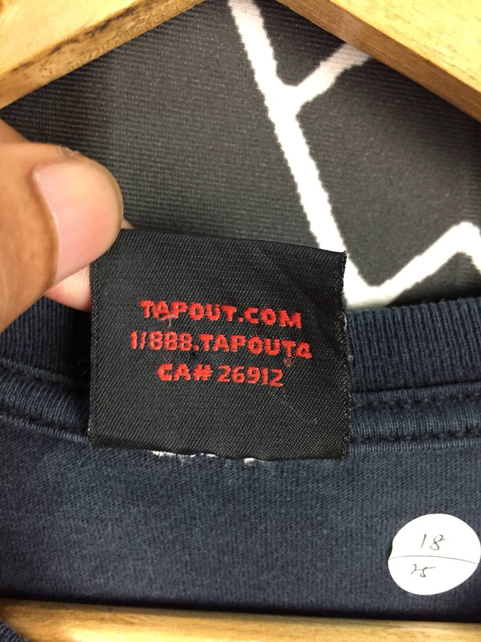 Tapout Vtg Tapout Las Vegas Overprint UFC MMA Combat Sport Tee Size US S / EU 44-46 / 1 - 13 Thumbnail