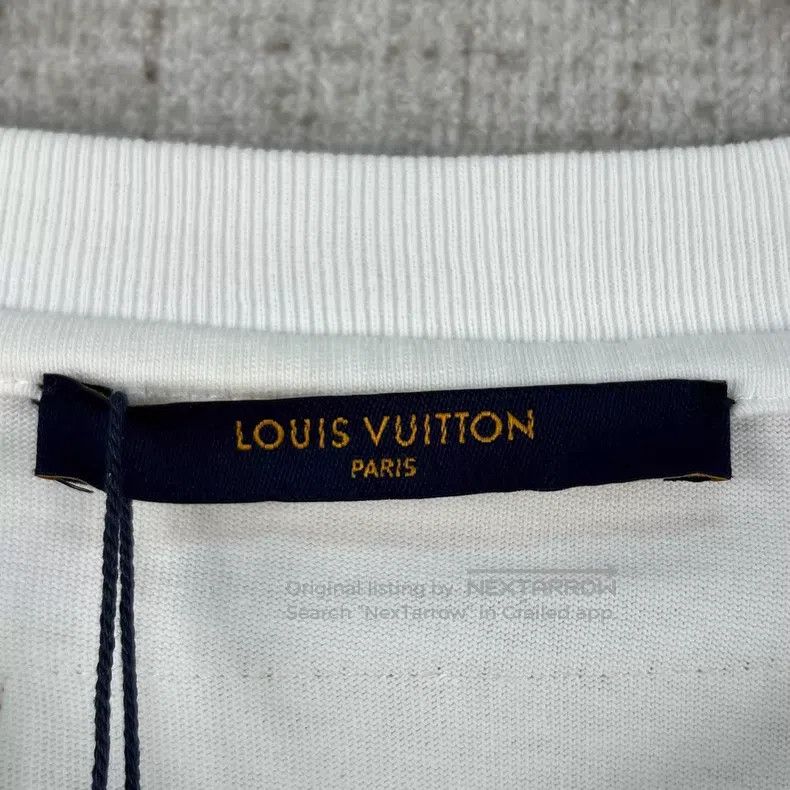 Louis Vuitton Louis Vuitton Solid embossed logo crewneck short sleeves Size US XL / EU 56 / 4 - 4 Thumbnail