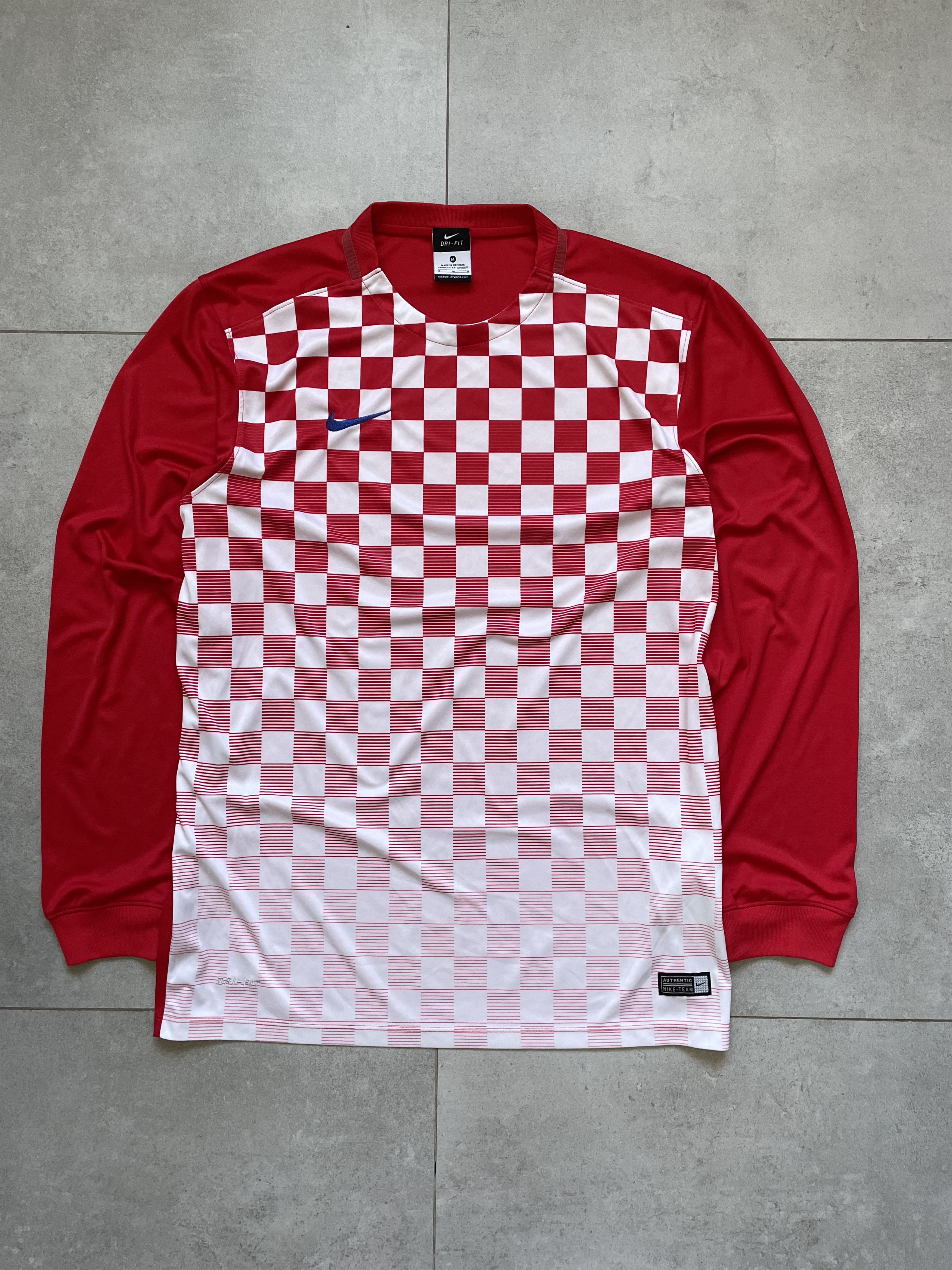 Nike NIKE CROATIA TEMPLATE RED WHITE LONGSLEEVE BLOKECORE JERSEY Size US M / EU 48-50 / 2 - 1 Thumbnail