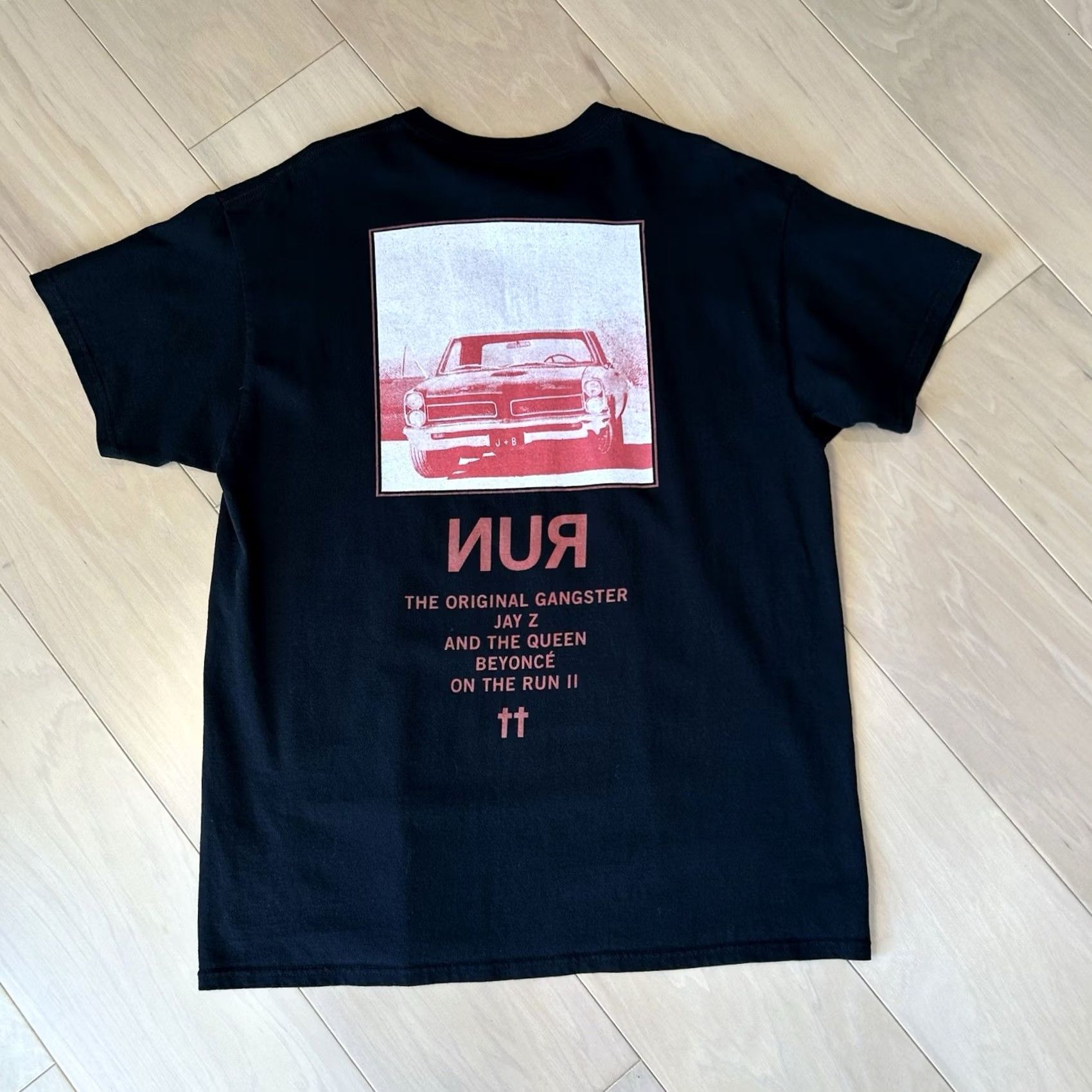Vintage Jay-Z x Beyonce OTR 2 Tour Black Short Sleeve Tee Size Large Size US 33 - 2 Thumbnail