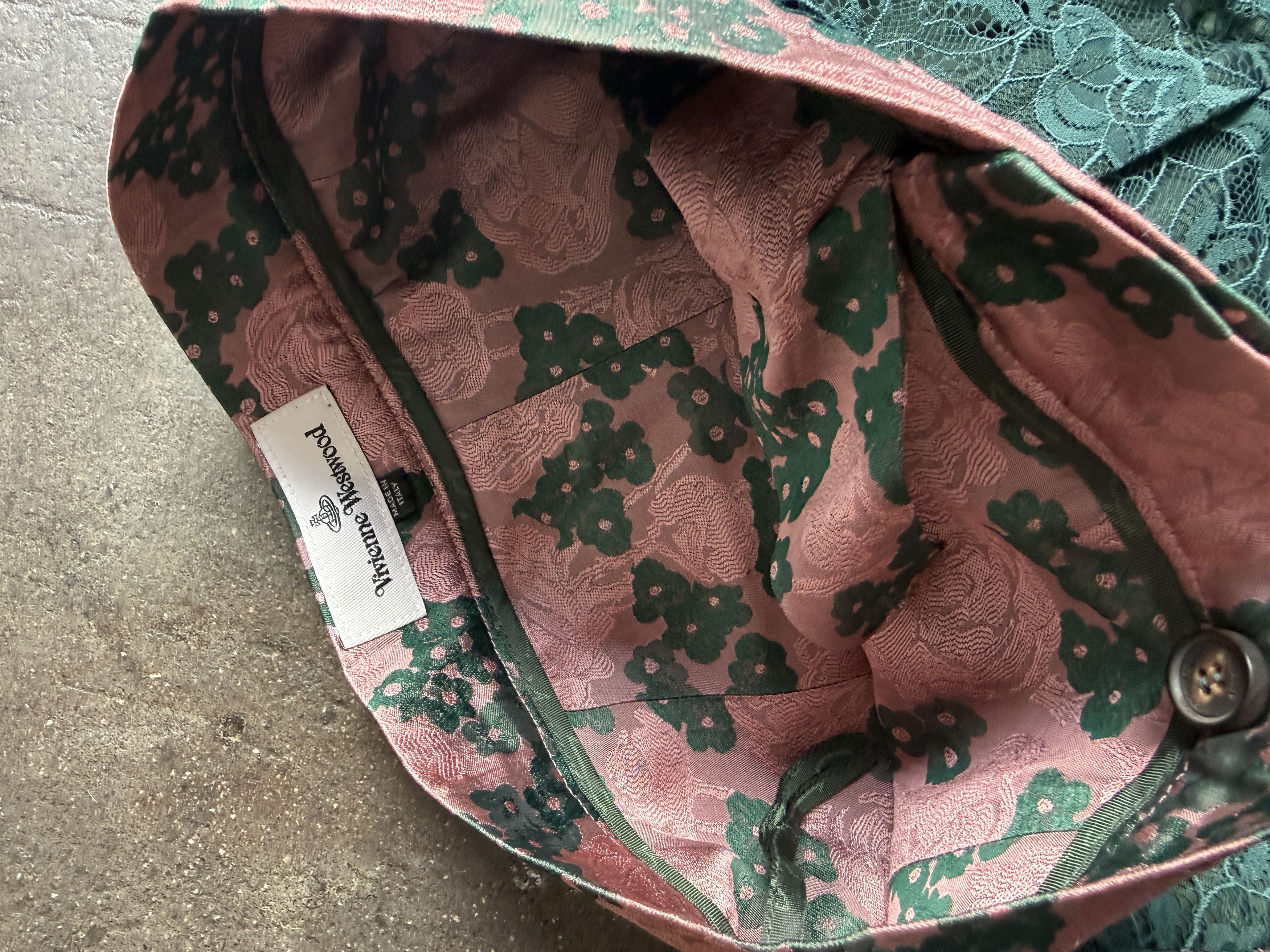 Vivienne Westwood 2019 Green Lace Pants w/ Oriental Pink Strcutured underwear Size 26" / US 2 / IT 38 - 7 Thumbnail