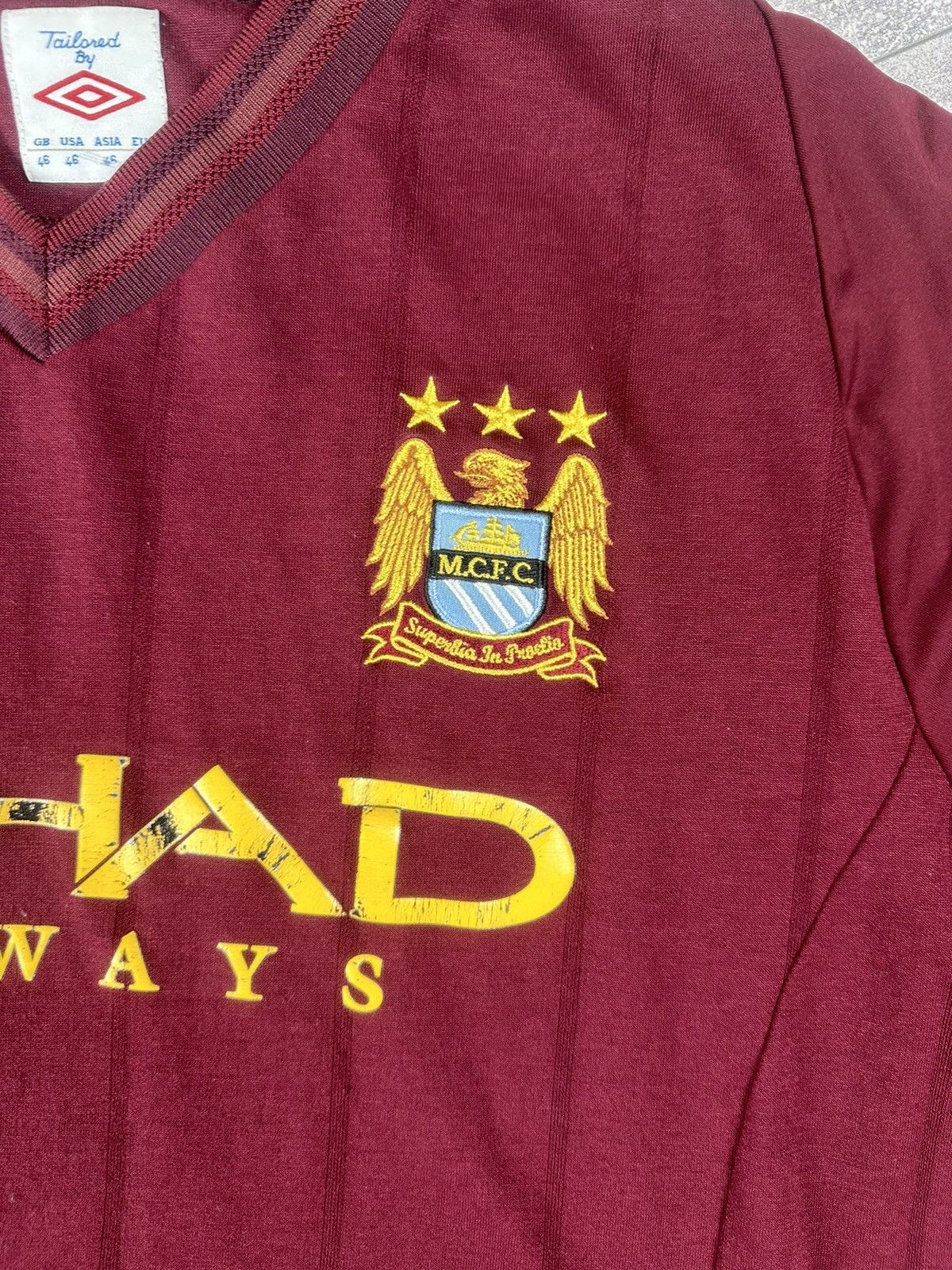 Umbro Umbro Manchester City Away 2012/13 Soccer Burgundy Jersey Size US L / EU 52-54 / 3 - 4 Thumbnail