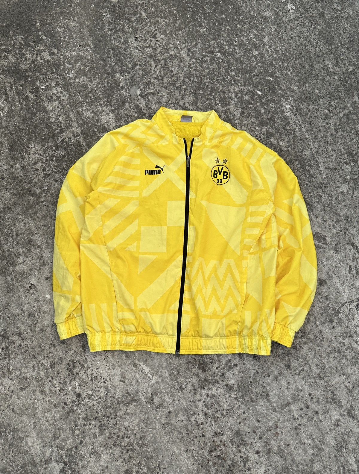 Puma Puma Borussia Dortmund Soccer Jacket Streetwear Rare XL Size US XL / EU 56 / 4 - 1 Thumbnail