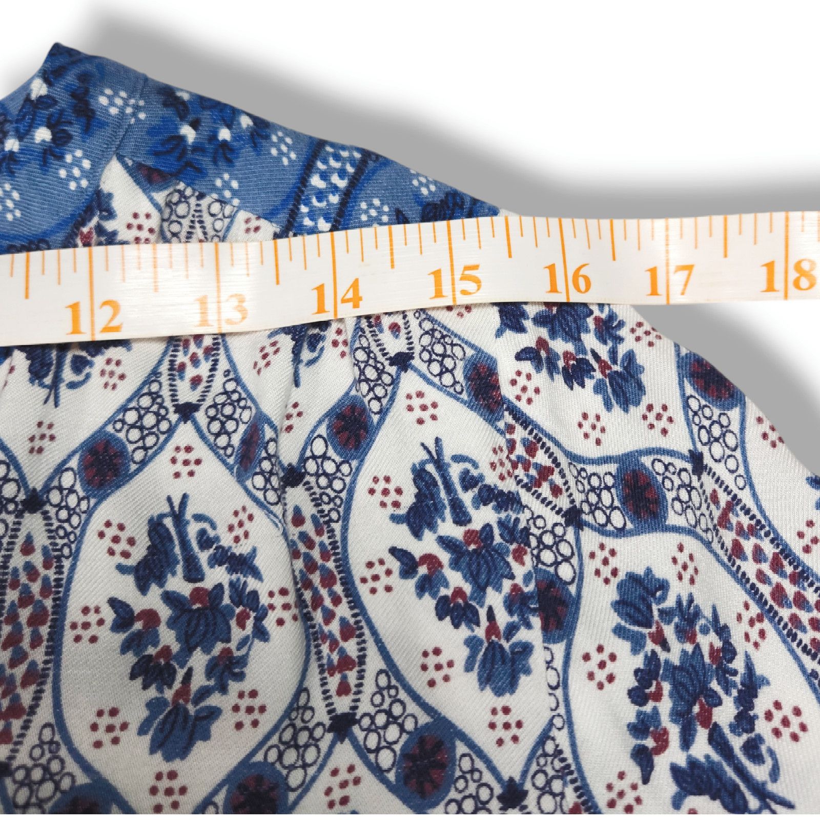Boden EUC Boden Floral Medallion Henley Top Sz. 6 Blue White Size M / US 6-8 / IT 42-44 - 8 Thumbnail
