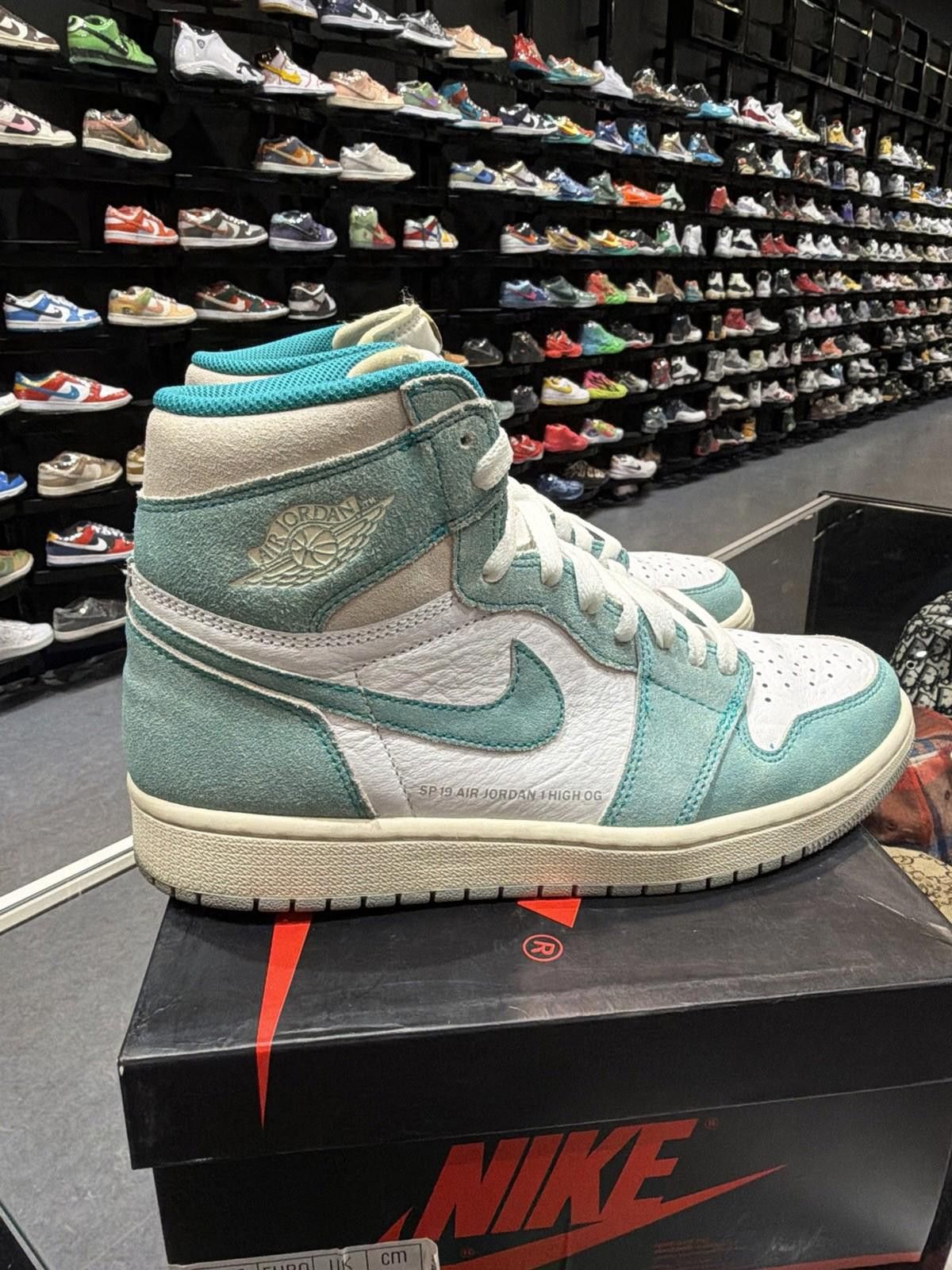 Nike Jordan 1 Retro High OG 555088-311 Size 8.5 Turbo Green Size US 8.5 / EU 41-42 - 3 Thumbnail