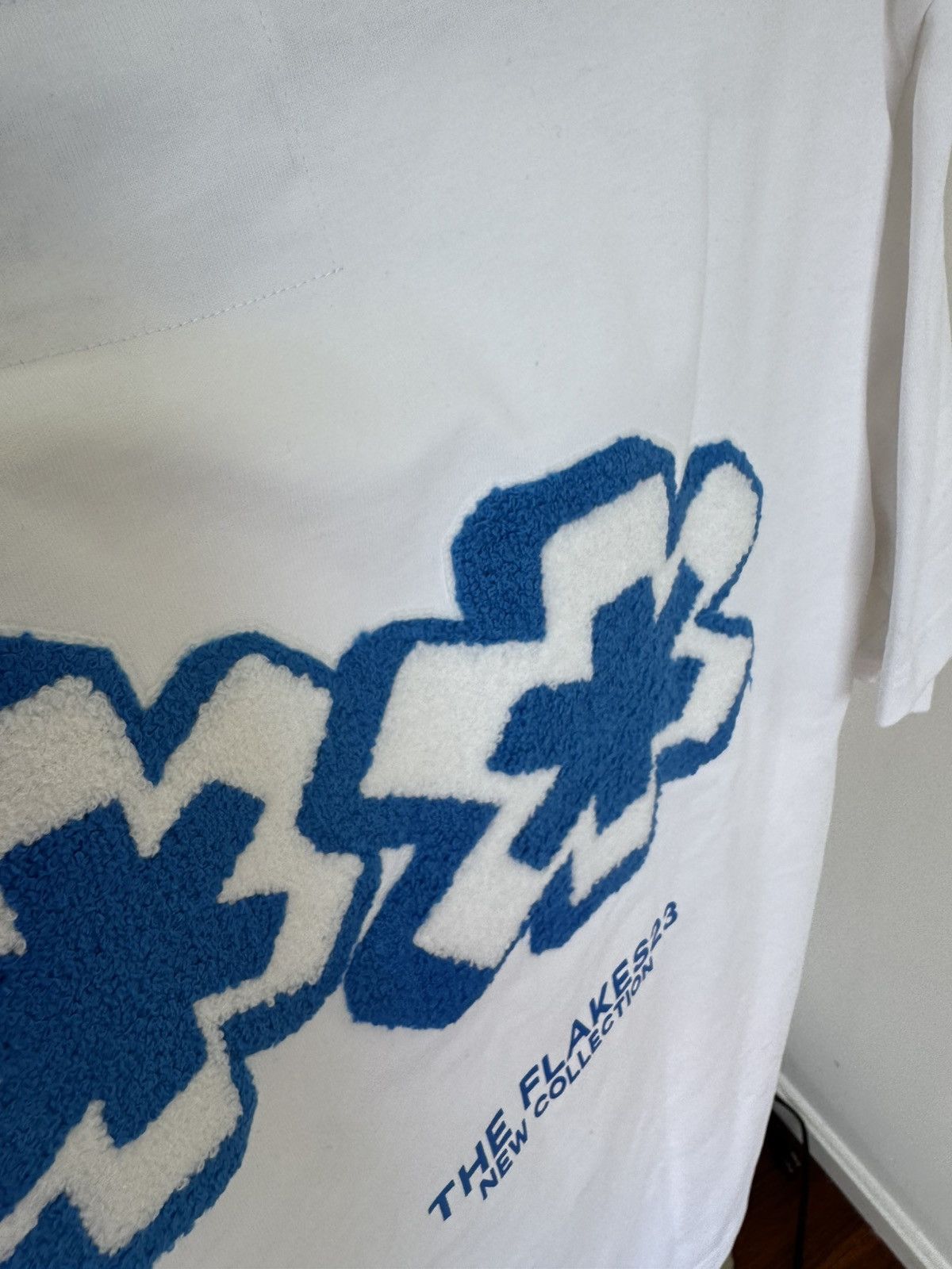 The Unbranded Brand Unbranded embroidery flower tee Size US L / EU 52-54 / 3 - 4 Thumbnail