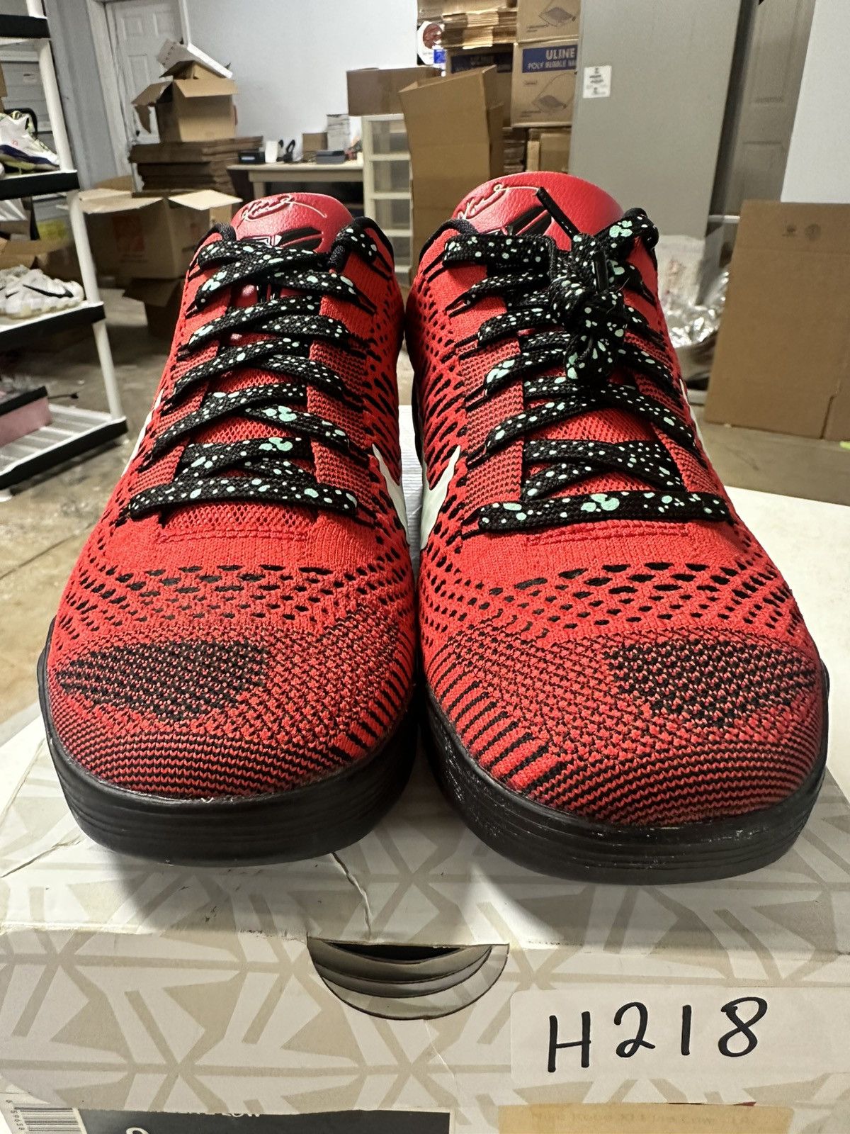 Nike Kibe elite low university red Size US 9 / EU 42 - 2 Thumbnail
