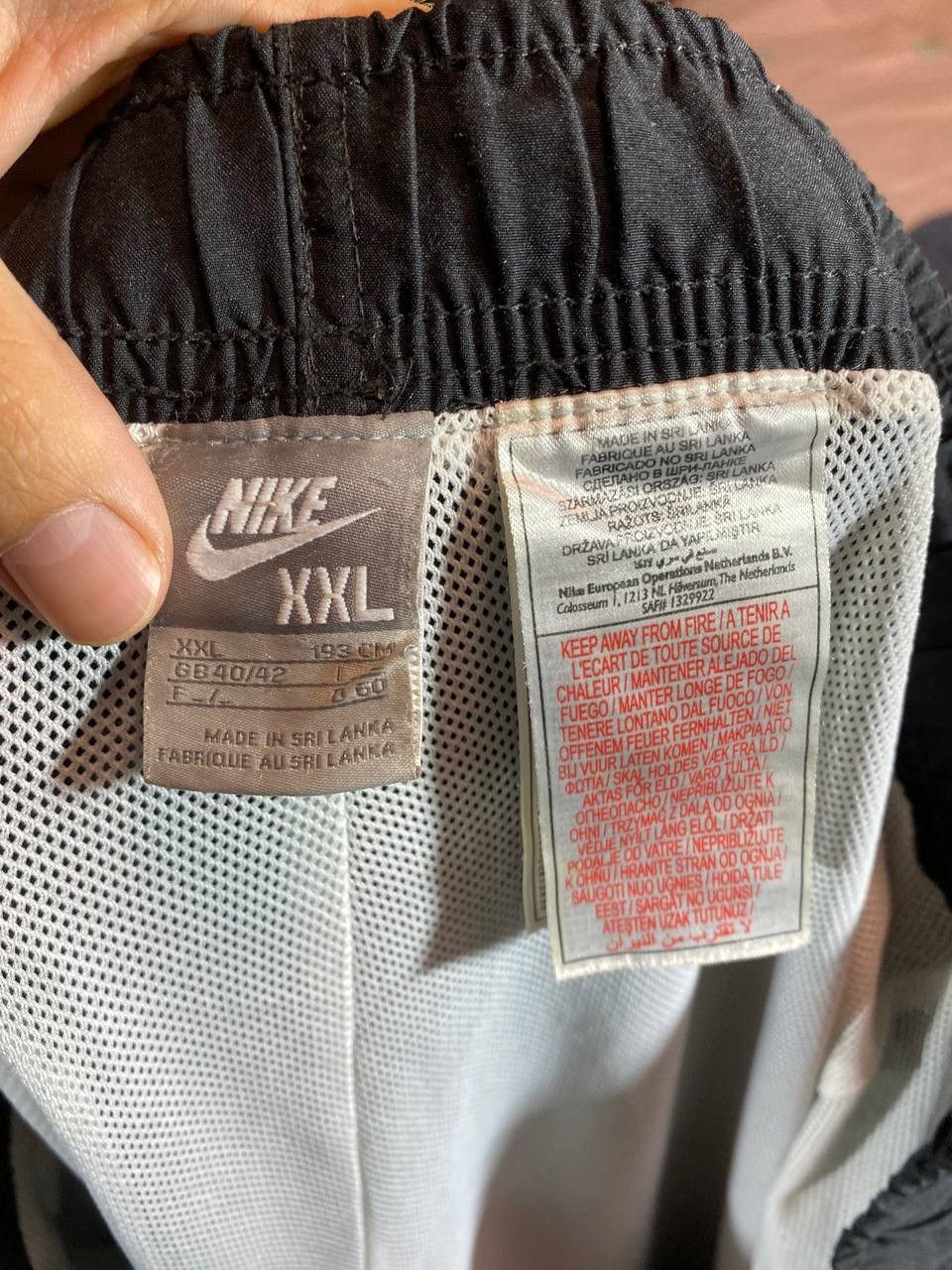 Nike Nike Track Pants Vintage Navy Nylon Y2K Parachute Size US 36 / EU 52 - 12 Thumbnail