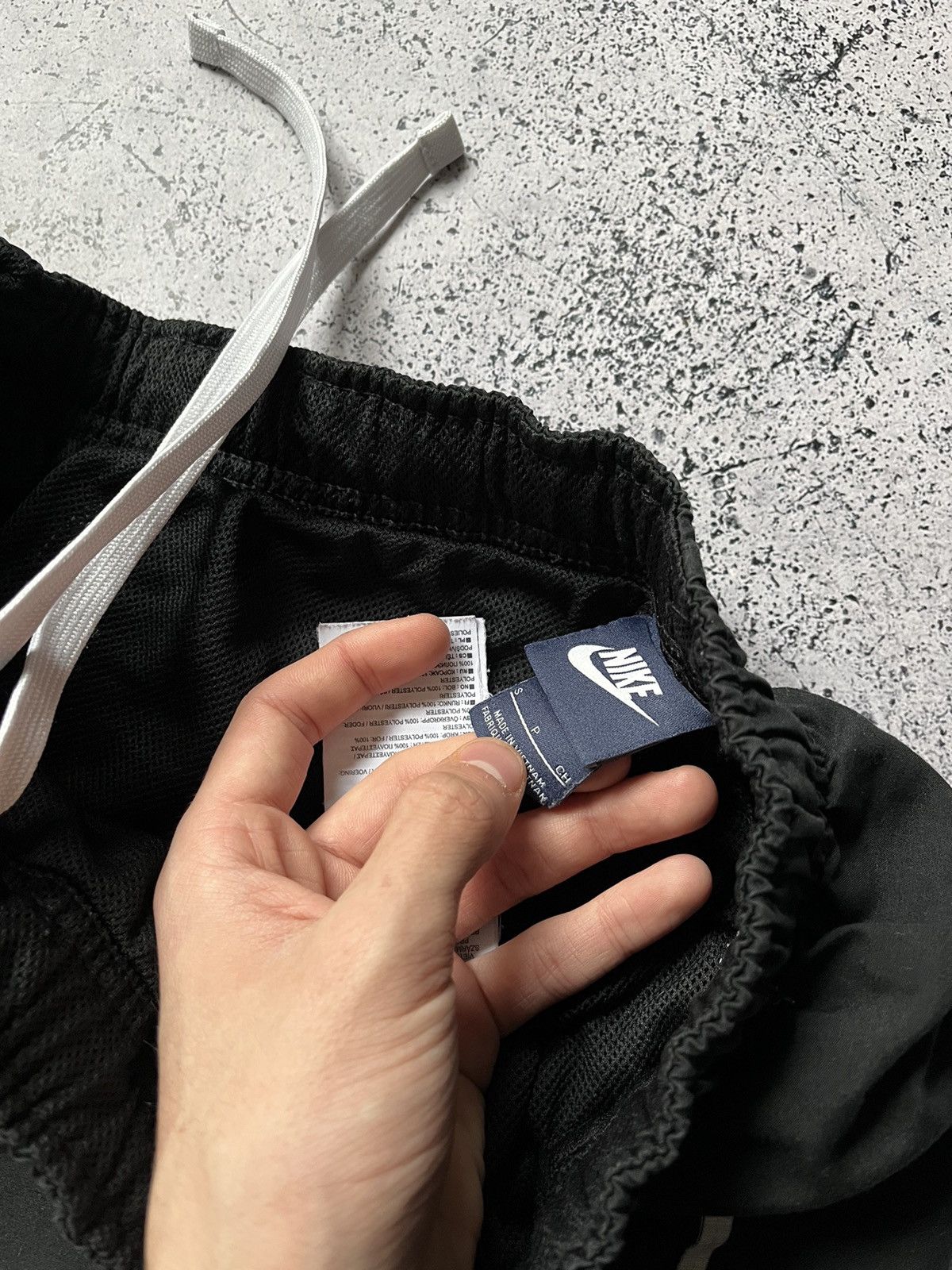 Vintage Vintage Nike Baggy Track Pants Drill Swoosh Big Logo Nylon Size US 32 / EU 48 - 7 Thumbnail