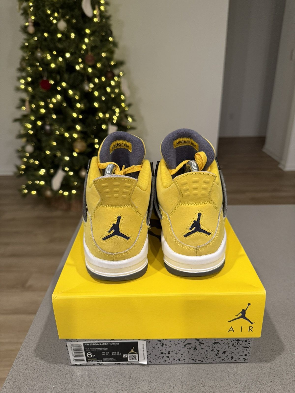 Jordan Brand Jordan 4 lightning Size US 6 / EU 39 - 3 Thumbnail