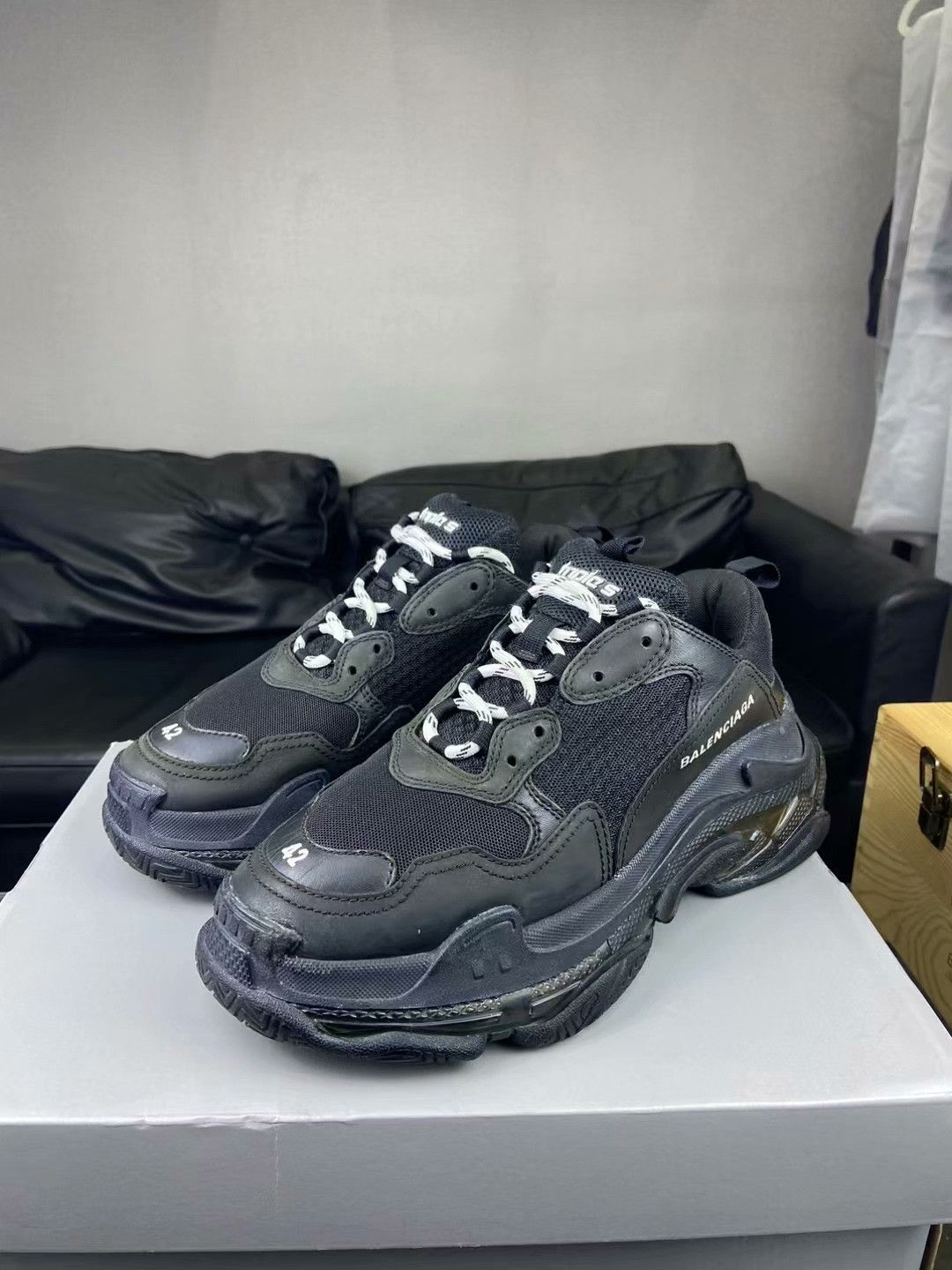Balenciaga Balenciaga Distressed Black Lowtop Sneakers 9 Men Size US 9 / EU 42 - 1 Thumbnail