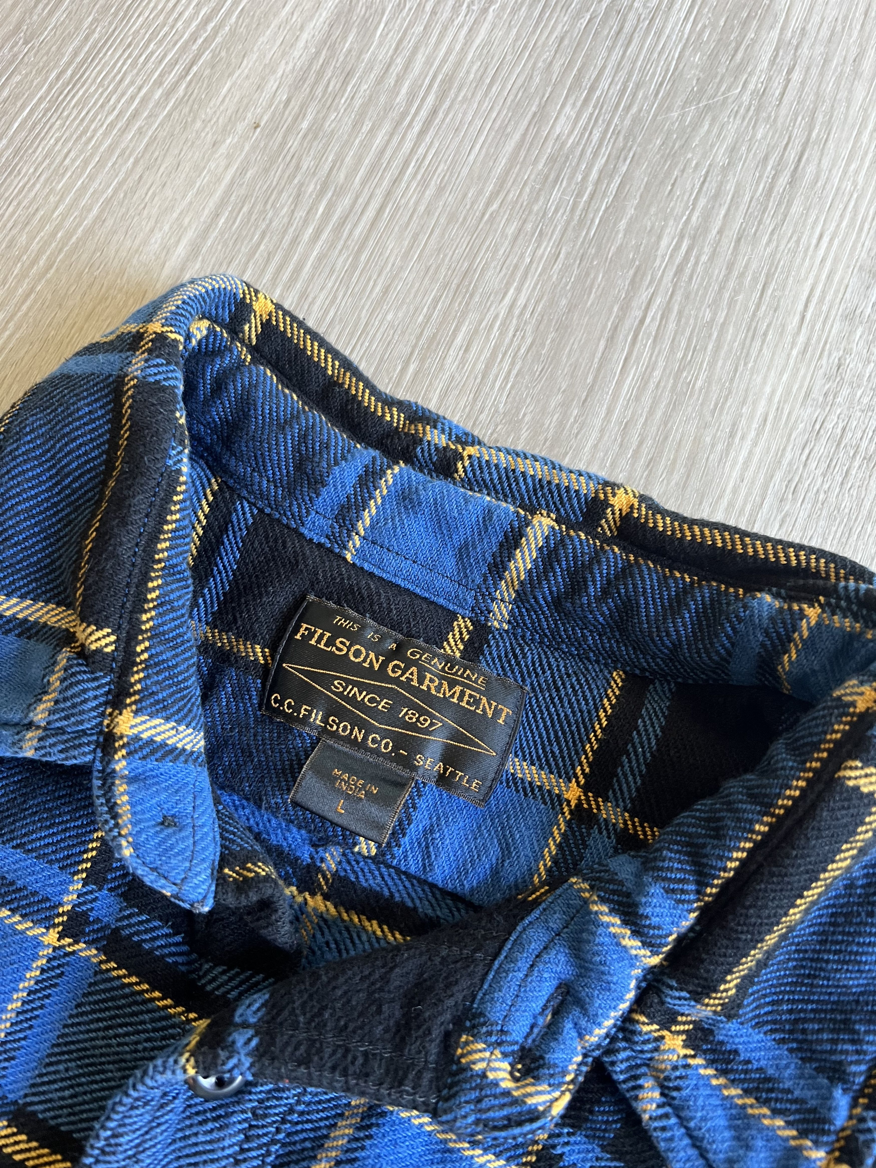 Filson Fall 2021 Vintage Flannel Work Shirt / Blue / Black Size US L / EU 52-54 / 3 - 3 Thumbnail