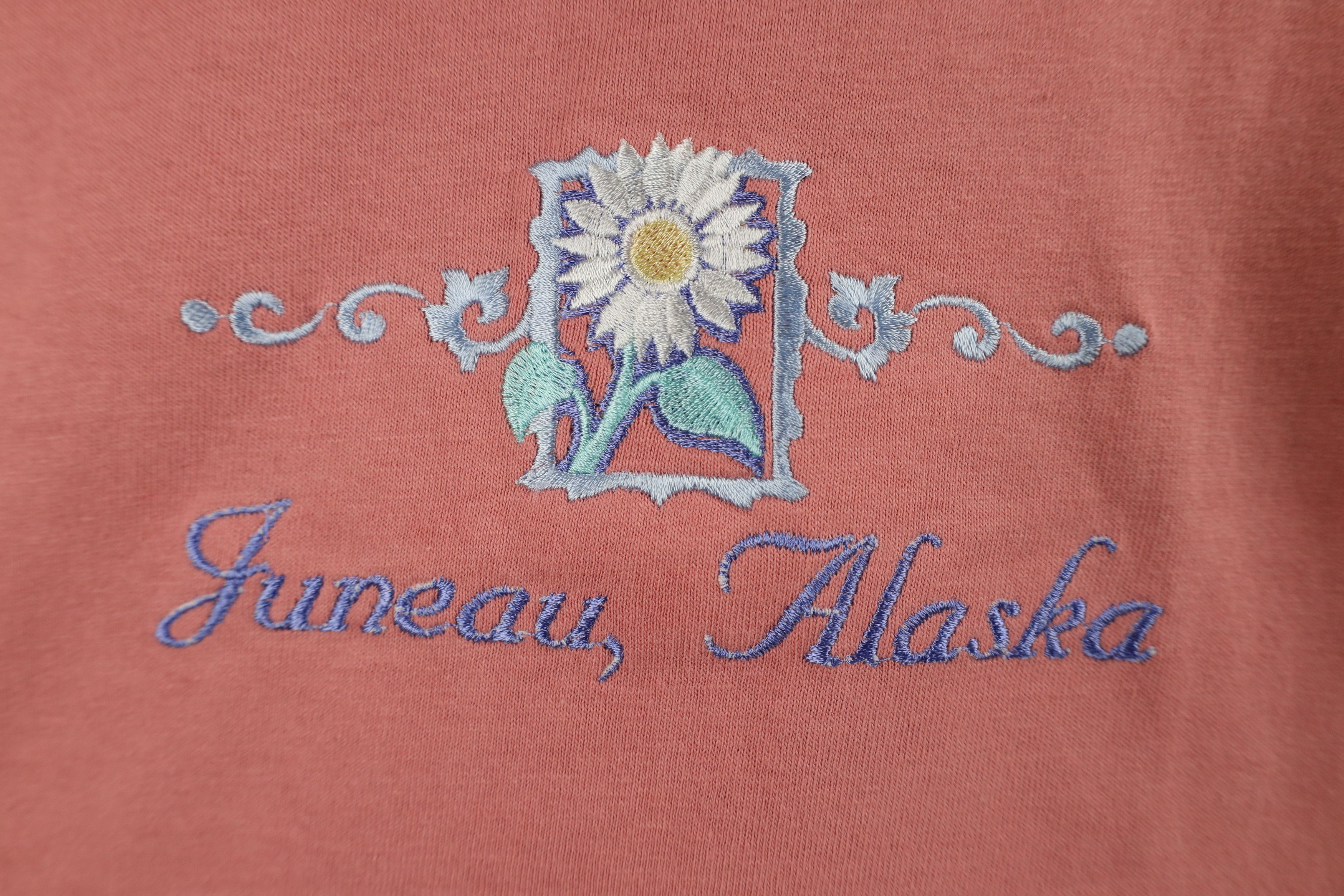 Vintage Vintage 90s Streetwear Alaska Flower Heavyweight T-Shirt Size XL / US 12-14 / IT 48-50 - 4 Thumbnail