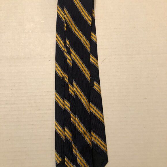 Brooks Brothers brooks brothers men's new navy silk tie 3 1/2" X 58 1/2" Size ONE SIZE - 2 Thumbnail
