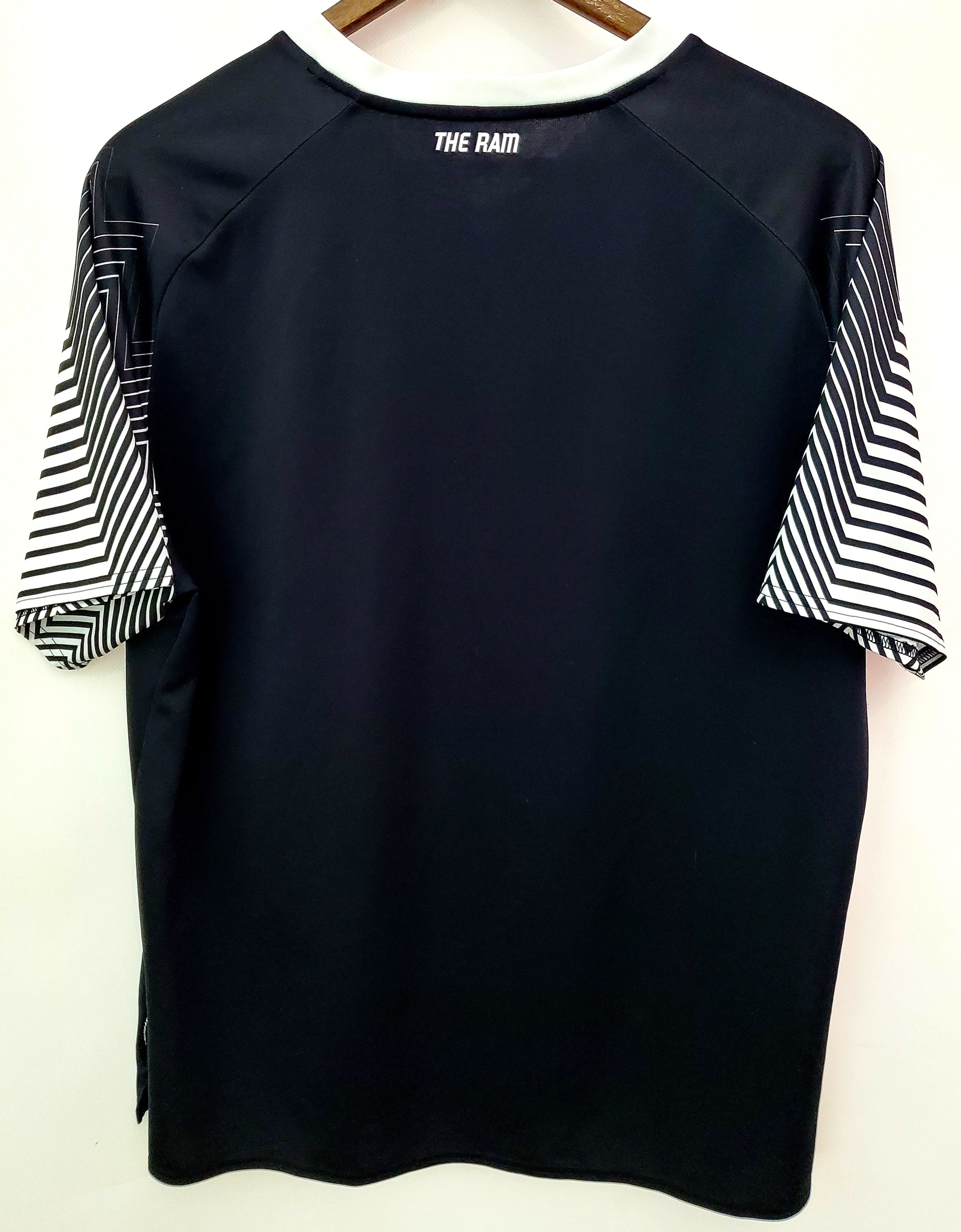 Umbro DERBY COUNTY 2019 2020 FOOTBALL SHIRT SOCCER JERSEY UMBRO Xl Size US XL / EU 56 / 4 - 6 Thumbnail